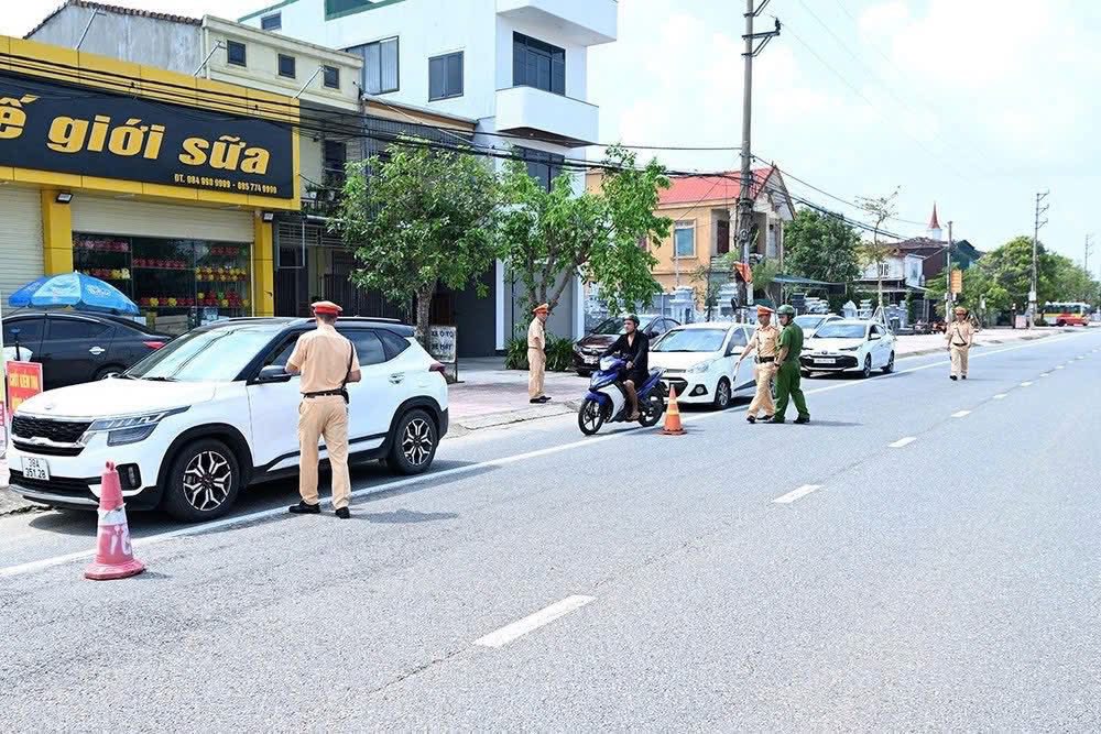 H&agrave; Tĩnh: Xử phạt 196 trường hợp vi phạm nồng độ cồn chỉ sau 1 tuần ra qu&acirc;n- Ảnh 2.