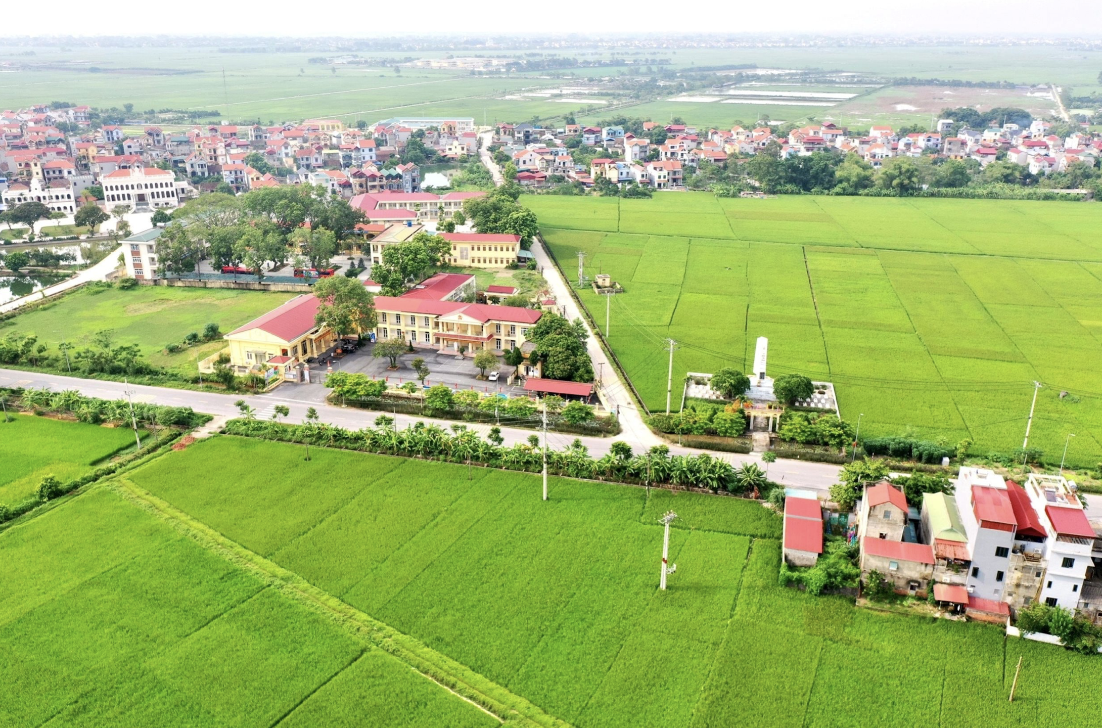 Đại biểu Quốc hội ấn tượng trước nỗ lực ho&agrave;n th&agrave;nh x&acirc;y dựng n&ocirc;ng th&ocirc;n mới của H&agrave; Nội- Ảnh 1.