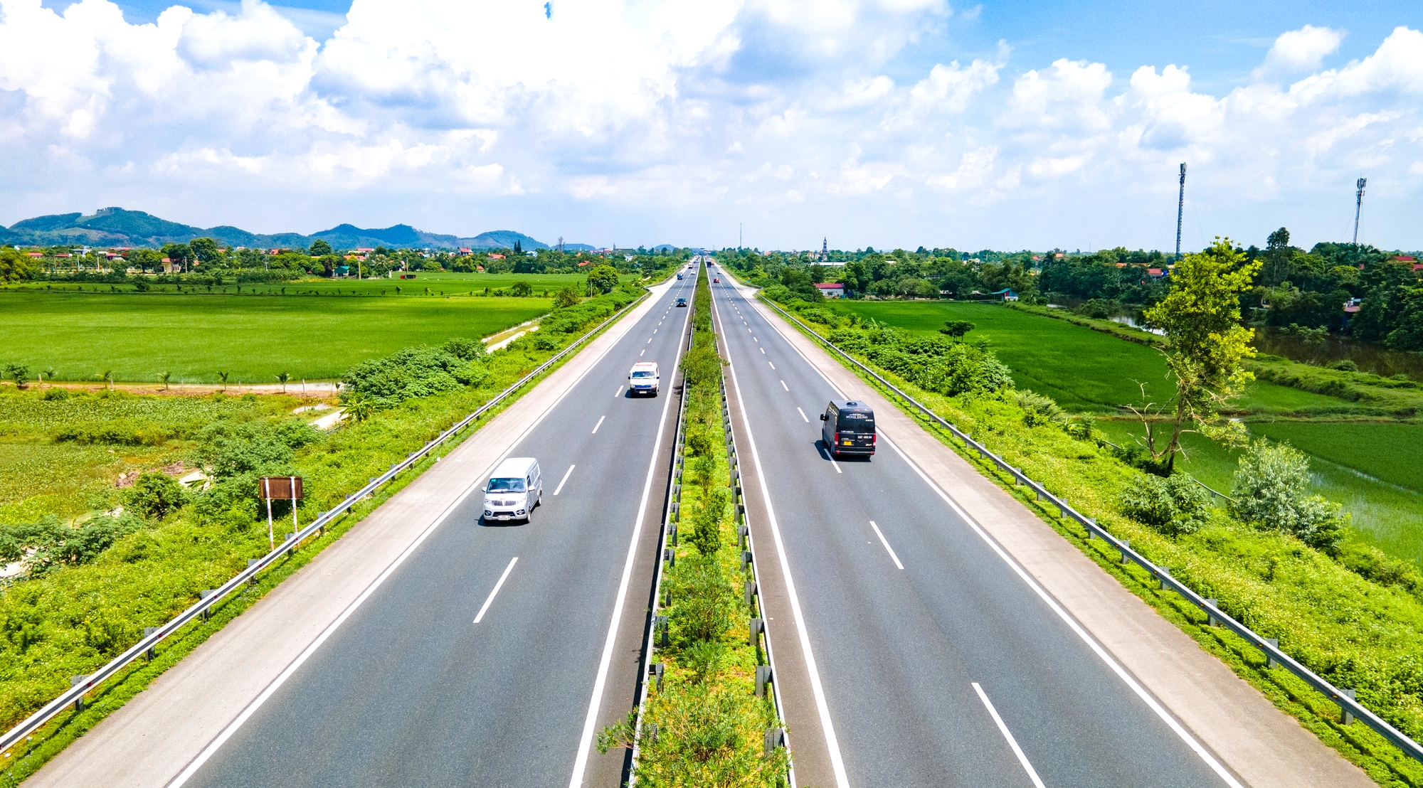 Điều chỉnh lưu th&ocirc;ng tr&ecirc;n cao tốc Cầu Giẽ - Ninh B&igrave;nh để thi c&ocirc;ng n&uacute;t giao Li&ecirc;m Sơn- Ảnh 2.