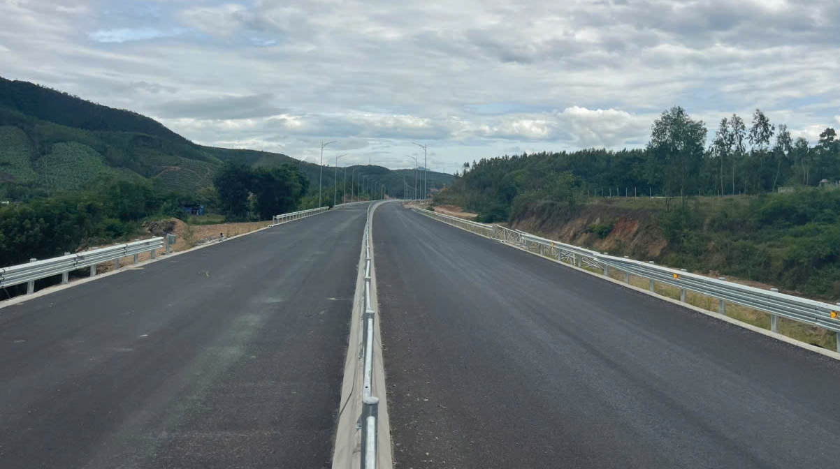 Tổng c&ocirc;ng ty Thăng Long đua tiến độ về đ&iacute;ch tr&ecirc;n loạt dự &aacute;n giao th&ocirc;ng lớn- Ảnh 1.