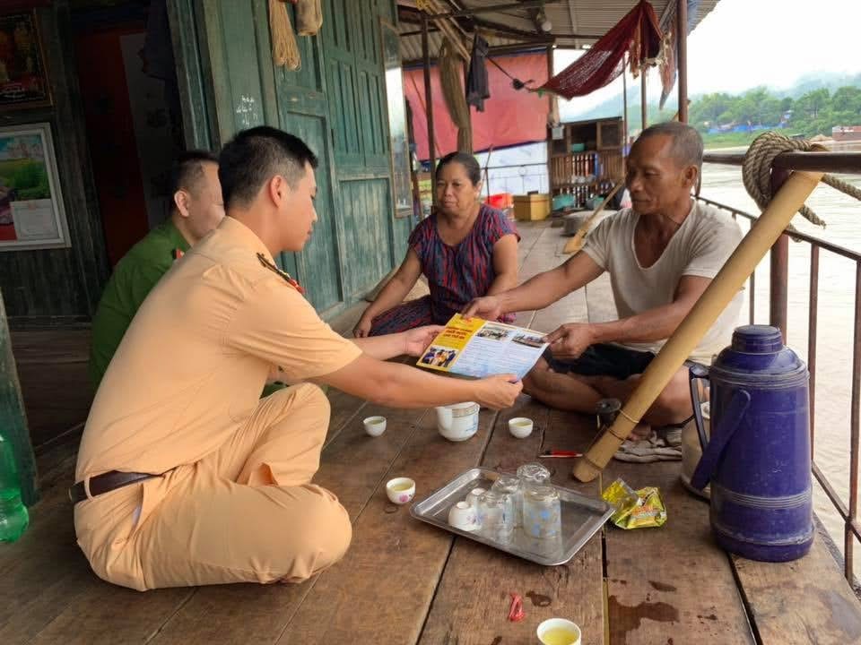 C&oacute; hệ thống s&ocirc;ng hồ lớn, Tuy&ecirc;n Quang ch&uacute; trọng đảm bảo ATGT, hạn chế tai nạn đường thủy- Ảnh 4.