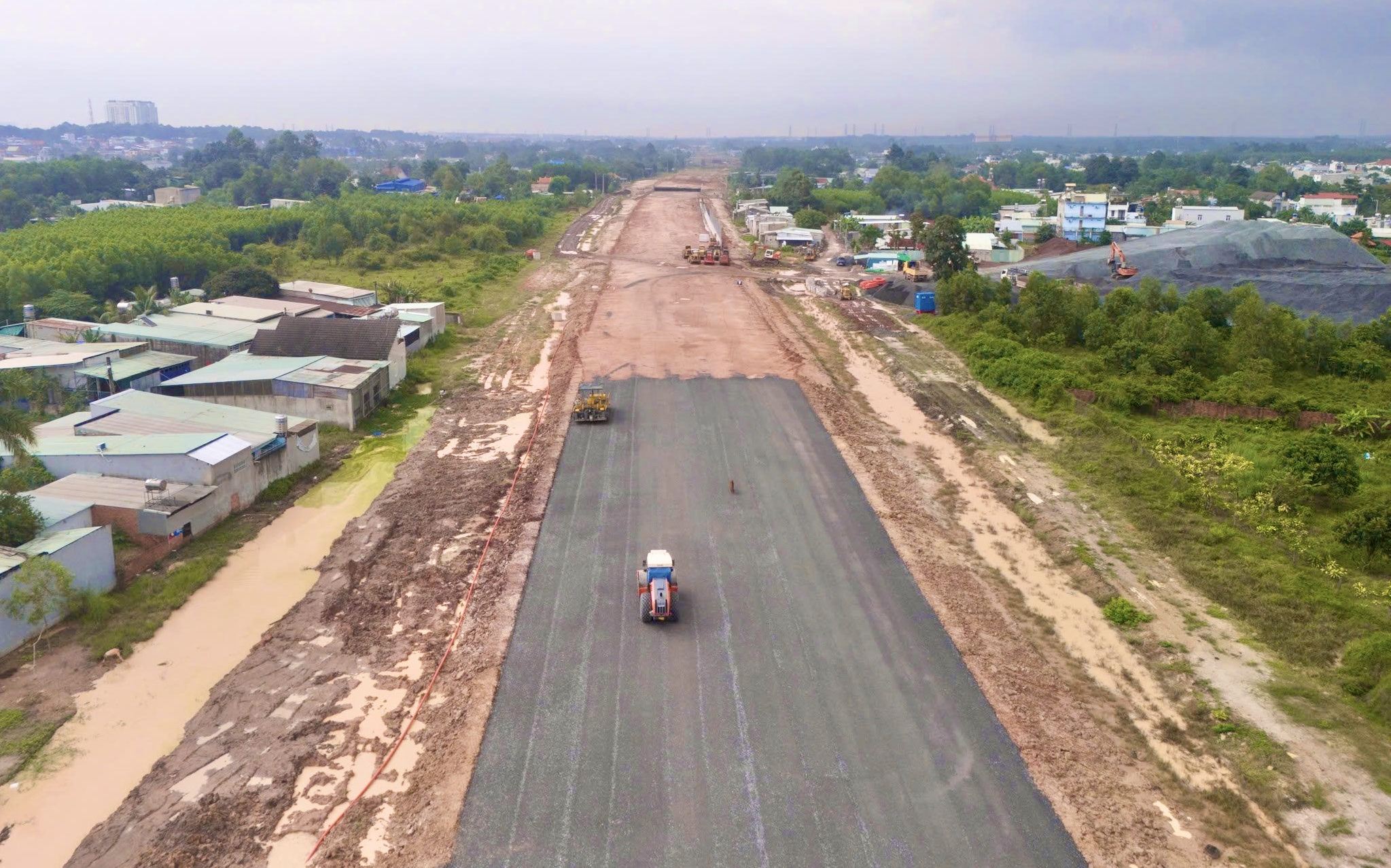 Đồng Nai: Chia việc cho nh&agrave; thầu mạnh, bổ sung thầu phụ để kịp th&ocirc;ng cao tốc- Ảnh 1.