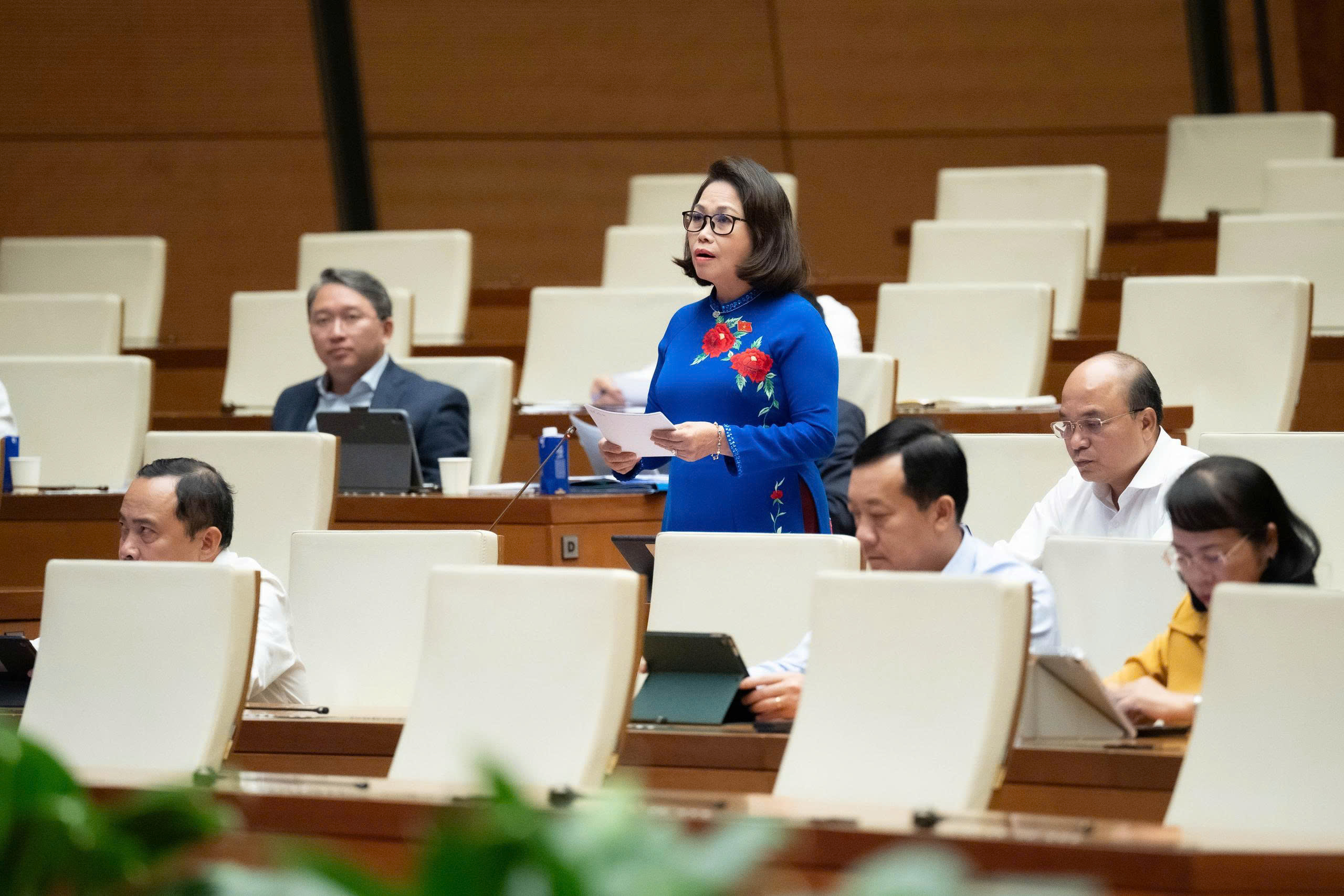 X&acirc;y dựng luật, đưa c&ocirc;ng nghiệp văn h&oacute;a th&agrave;nh ng&agrave;nh kinh tế mũi nhọn- Ảnh 3.