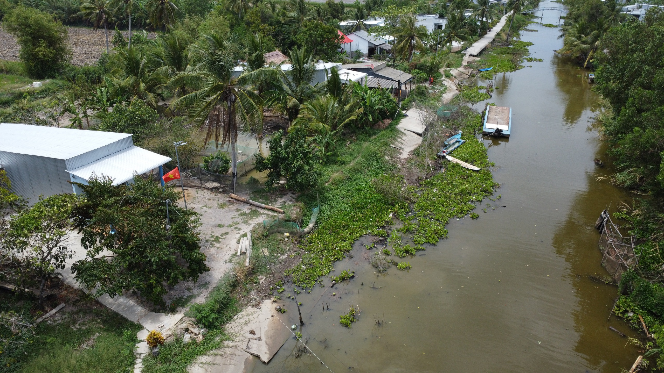 Hạn chế sụt l&uacute;n đất, hư hỏng đường giao th&ocirc;ng do biến đổi kh&iacute; hậu ở C&agrave; Mau- Ảnh 2.