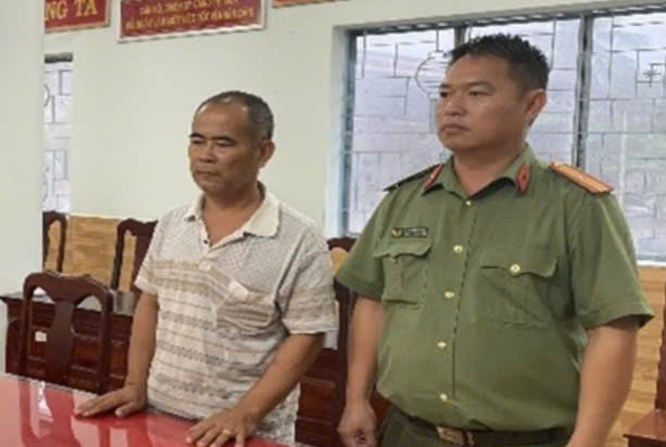 Khởi tố bắt tạm giam hai thuyền trưởng "Tổ chức đưa người kh&aacute;c xuất cảnh tr&aacute;i ph&eacute;p"- Ảnh 2.