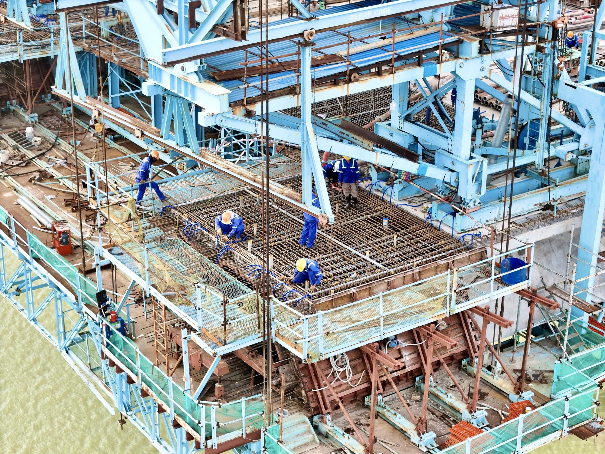 Cao tốc Bến Lức - Long Th&agrave;nh: Đua chặng nước r&uacute;t cầu Phước Kh&aacute;nh v&agrave; n&uacute;t giao quốc lộ 51- Ảnh 1.