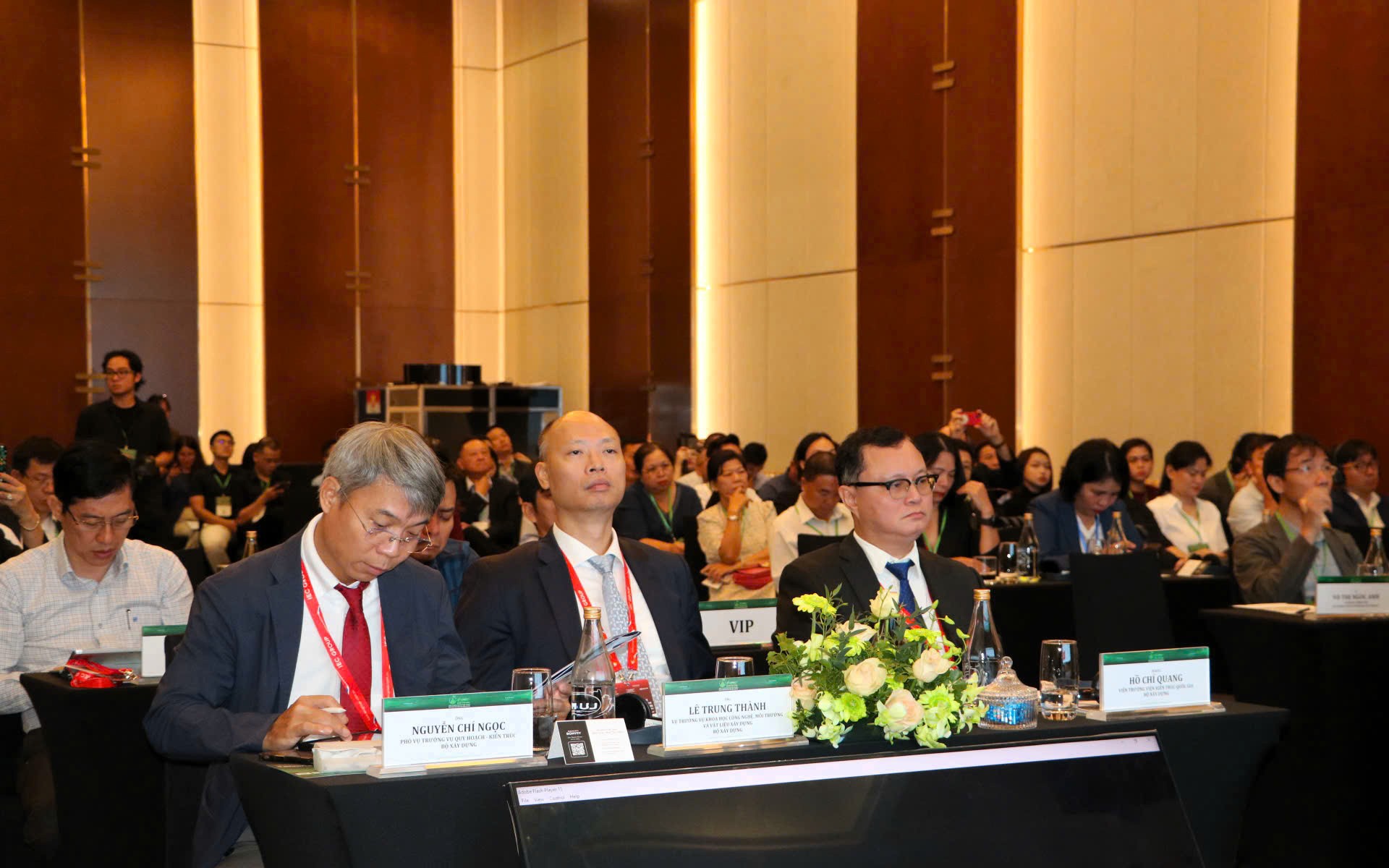 Th&uacute;c đẩy chuyển đổi xanh từ giải ph&aacute;p kiến tr&uacute;c đến đổi mới c&ocirc;ng nghệ