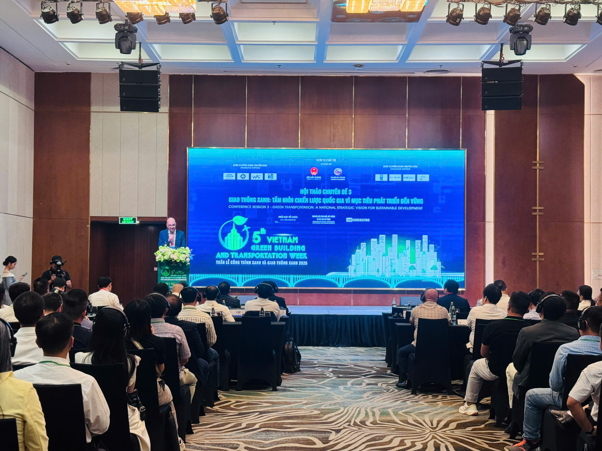 Giao th&ocirc;ng xanh: Tầm nh&igrave;n chiến lược quốc gia hướng tới ph&aacute;t thải r&ograve;ng bằng 0- Ảnh 1.