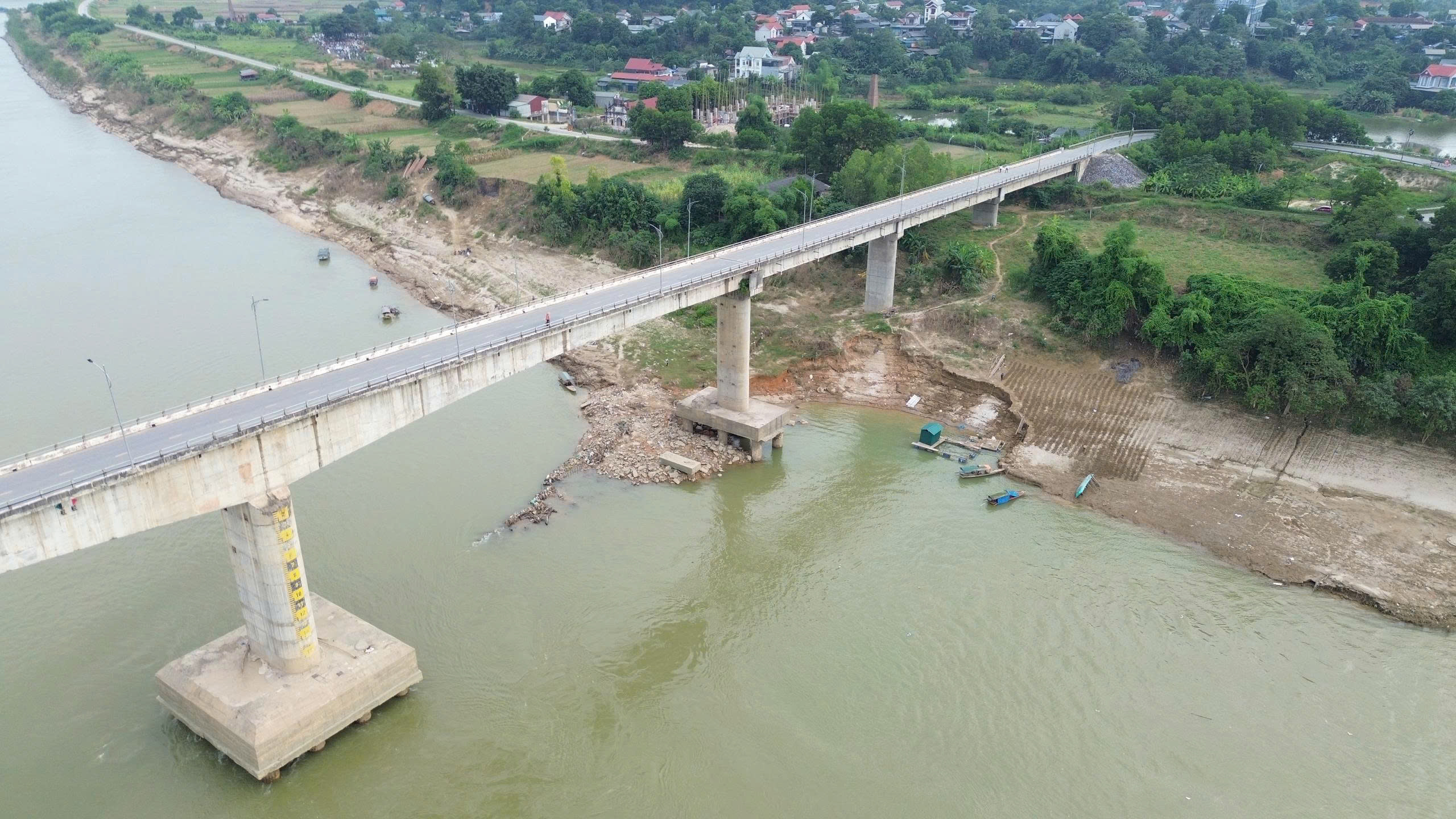 Cầu s&ocirc;ng L&ocirc; hơn 200 tỷ đồng ở Ph&uacute; Thọ xuống cấp nghi&ecirc;m trọng sau 10 năm sử dụng- Ảnh 10.