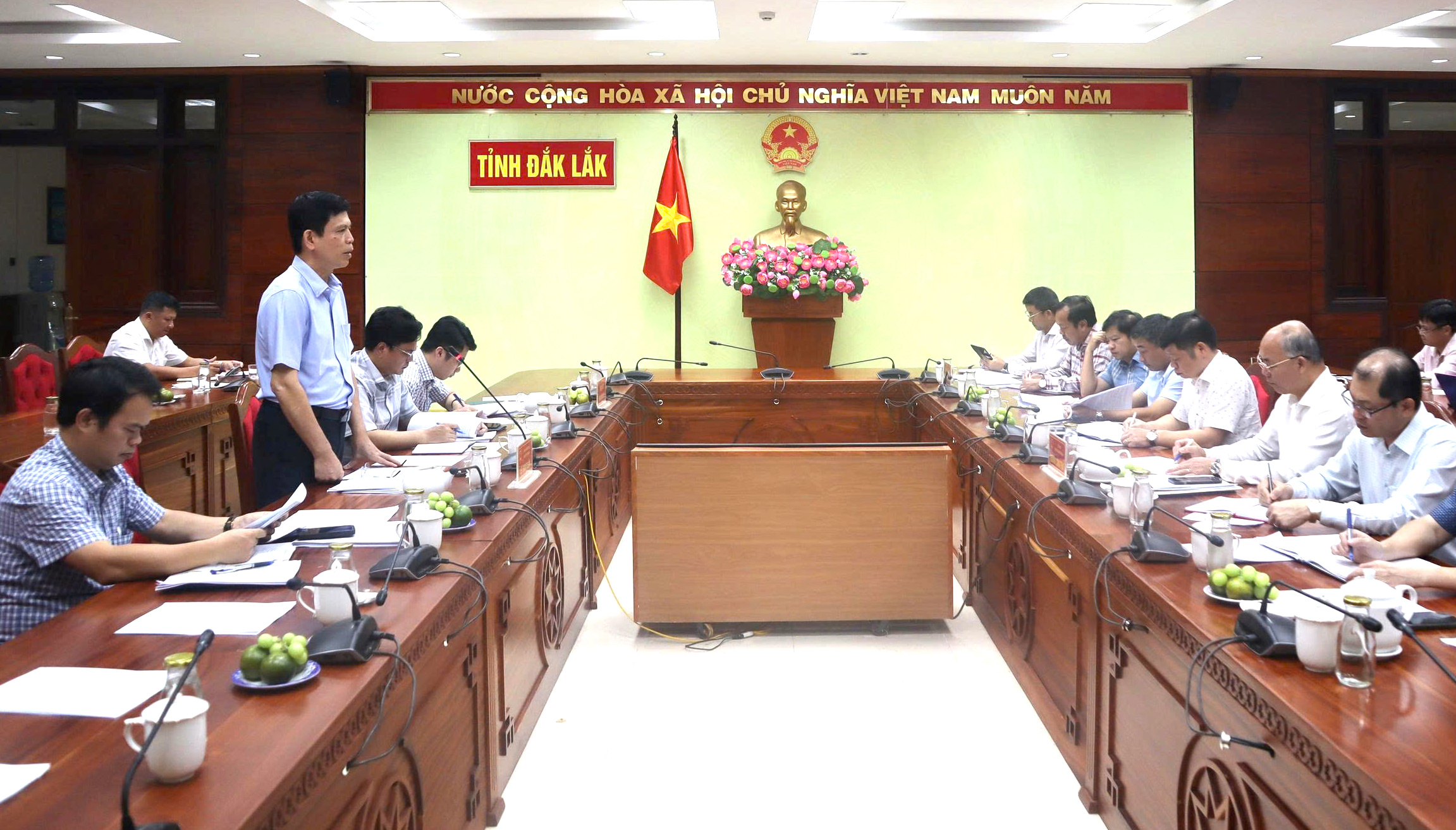 Thứ trưởng L&ecirc; Anh Tuấn đề nghị Đắk Lắk đẩy nhanh tiến độ c&aacute;c dự &aacute;n giao th&ocirc;ng trọng điểm- Ảnh 1.