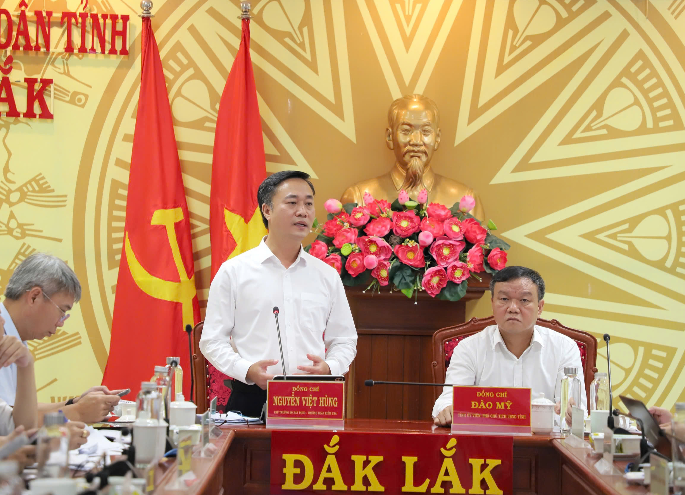 Thứ trưởng Nguyễn Việt H&ugrave;ng: Tập trung gỡ n&uacute;t thắt vật liệu cao tốc Quy Nhơn - Ch&iacute; Thạnh- Ảnh 1.