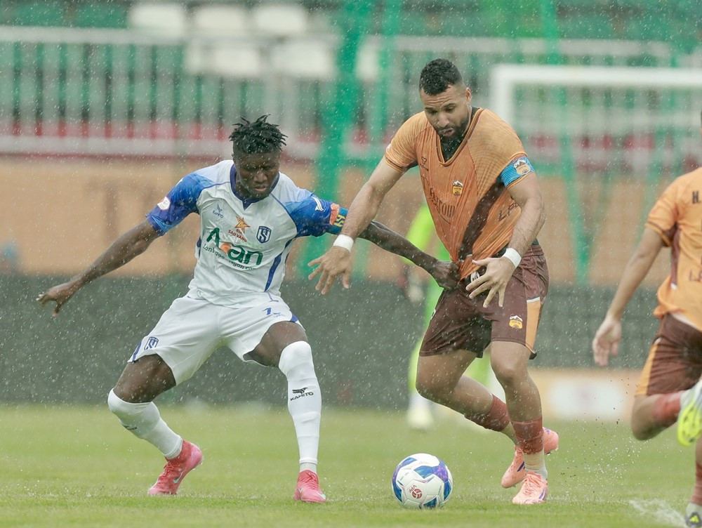 V-League: Đ&aacute; hỏng phạt đền ph&uacute;t 90+9, HAGL đ&aacute;nh rơi chiến thắng trước SLNA- Ảnh 1.
