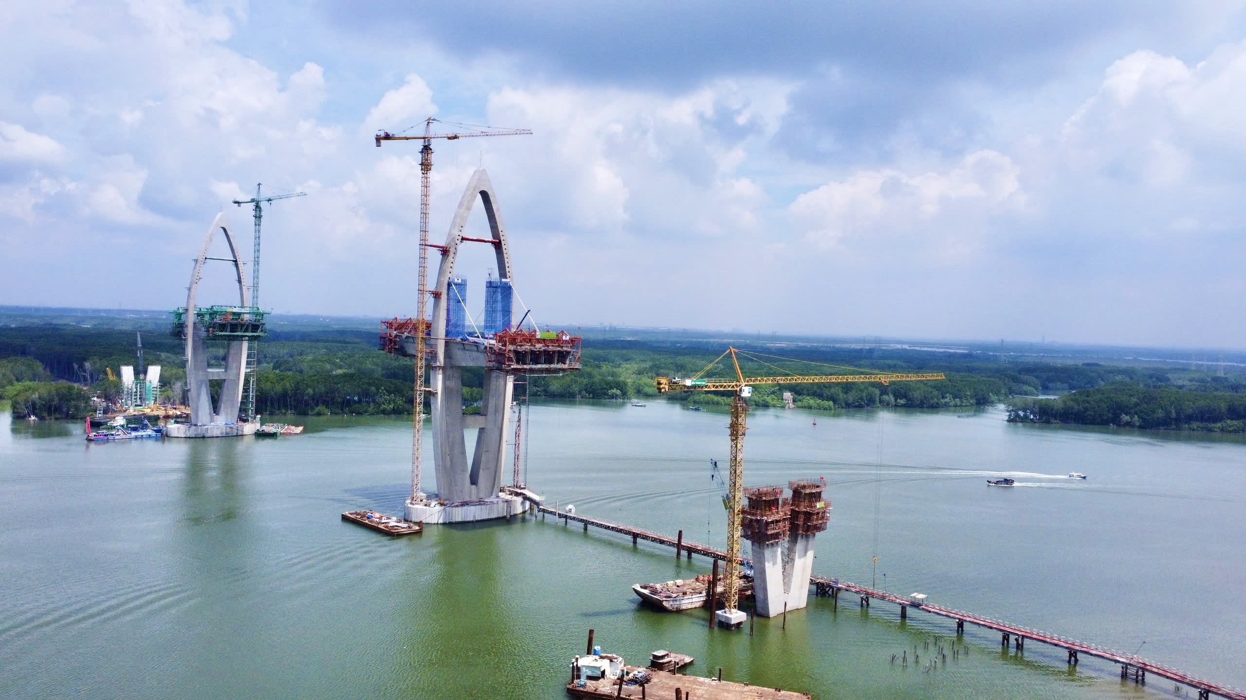 Một nhiệm kỳ bứt ph&aacute; hạ tầng, mở c&aacute;nh cửa thịnh vượng cho người d&acirc;n TP.HCM ven biển- Ảnh 3.