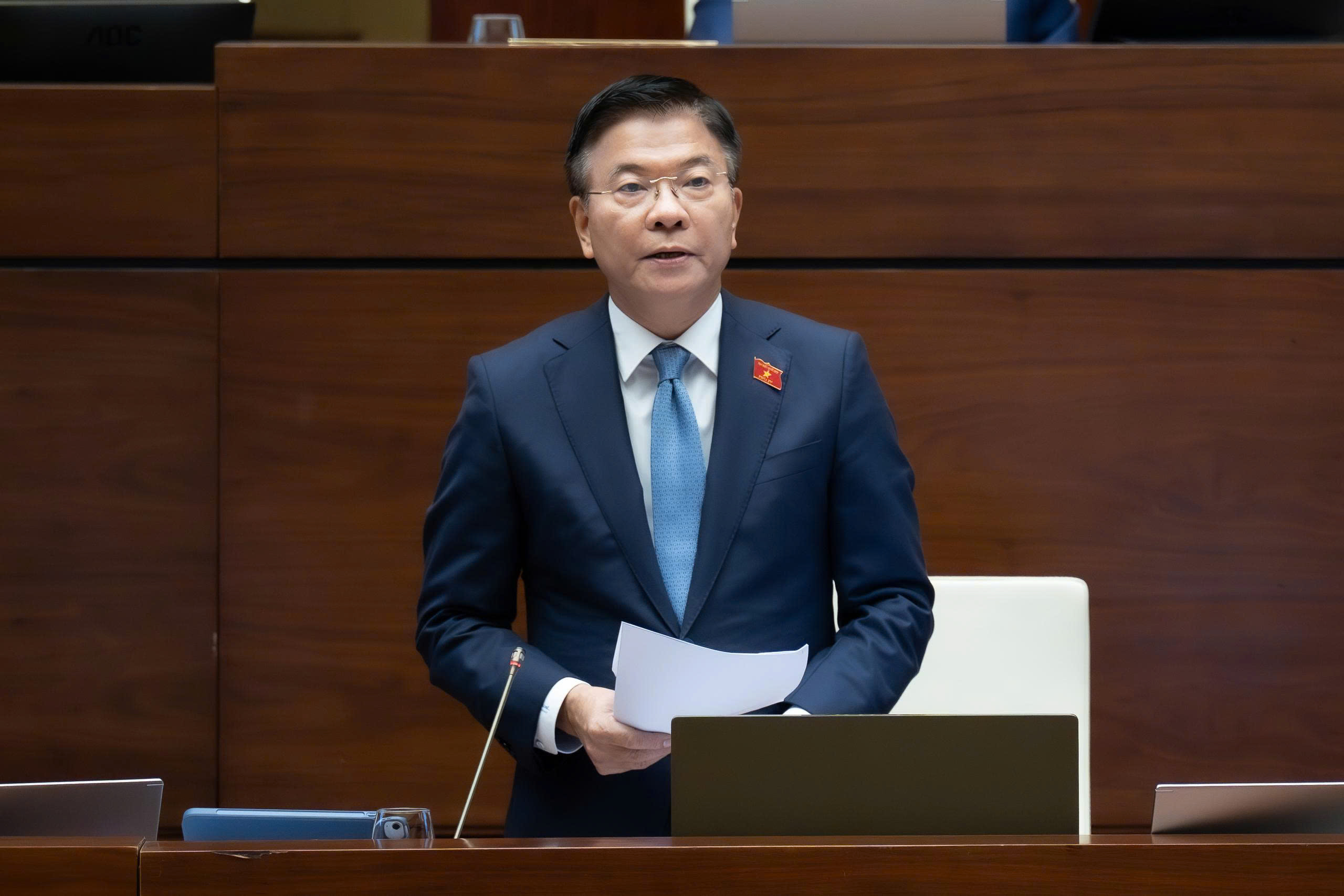 Ph&oacute; Thủ tướng L&ecirc; Th&agrave;nh Long: Thực hiện đồng bộ giải ph&aacute;p để k&eacute;o giảm gi&aacute; nh&agrave;, gi&aacute; v&agrave;ng- Ảnh 1.