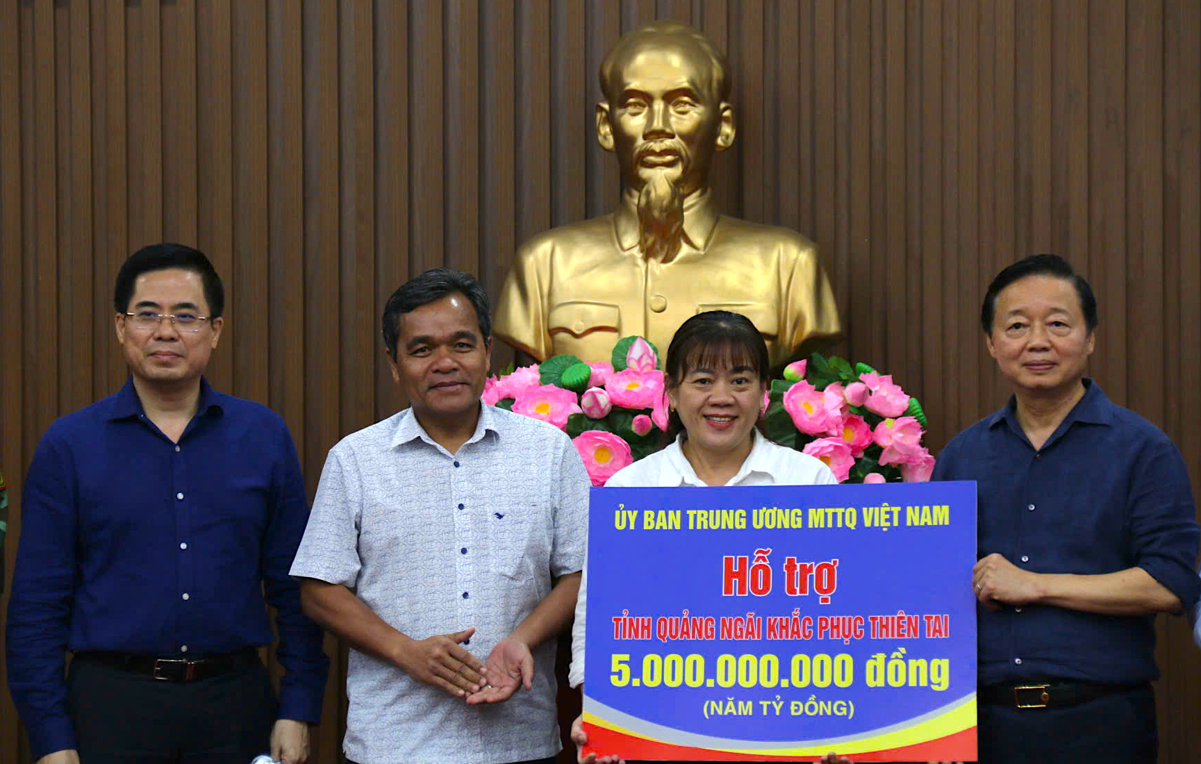 Hai Ph&oacute; Thủ tướng chỉ đạo khẩn trương khắc phục hậu quả mưa lũ tại Quảng Ng&atilde;i- Ảnh 10.