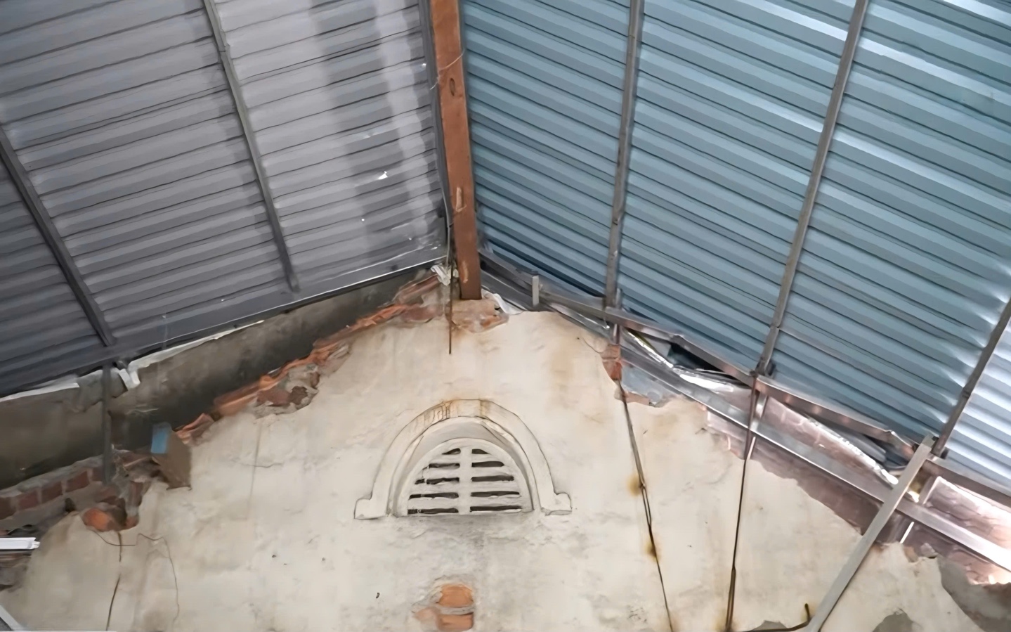 Nghệ An: Nhiều hộ d&acirc;n sống trong khu tập thể cũ n&aacute;t gần 50 năm chờ t&aacute;i định cư- Ảnh 4.