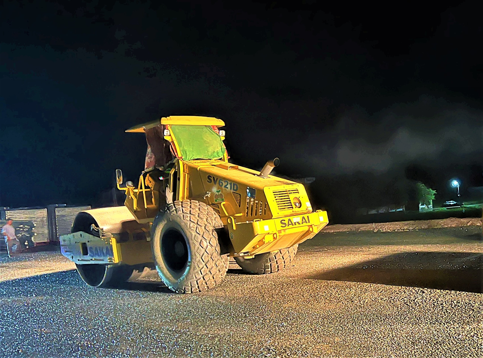 Xuy&ecirc;n đ&ecirc;m tăng tốc thi c&ocirc;ng cao tốc Ch&iacute; Thạnh - V&acirc;n Phong- Ảnh 11.