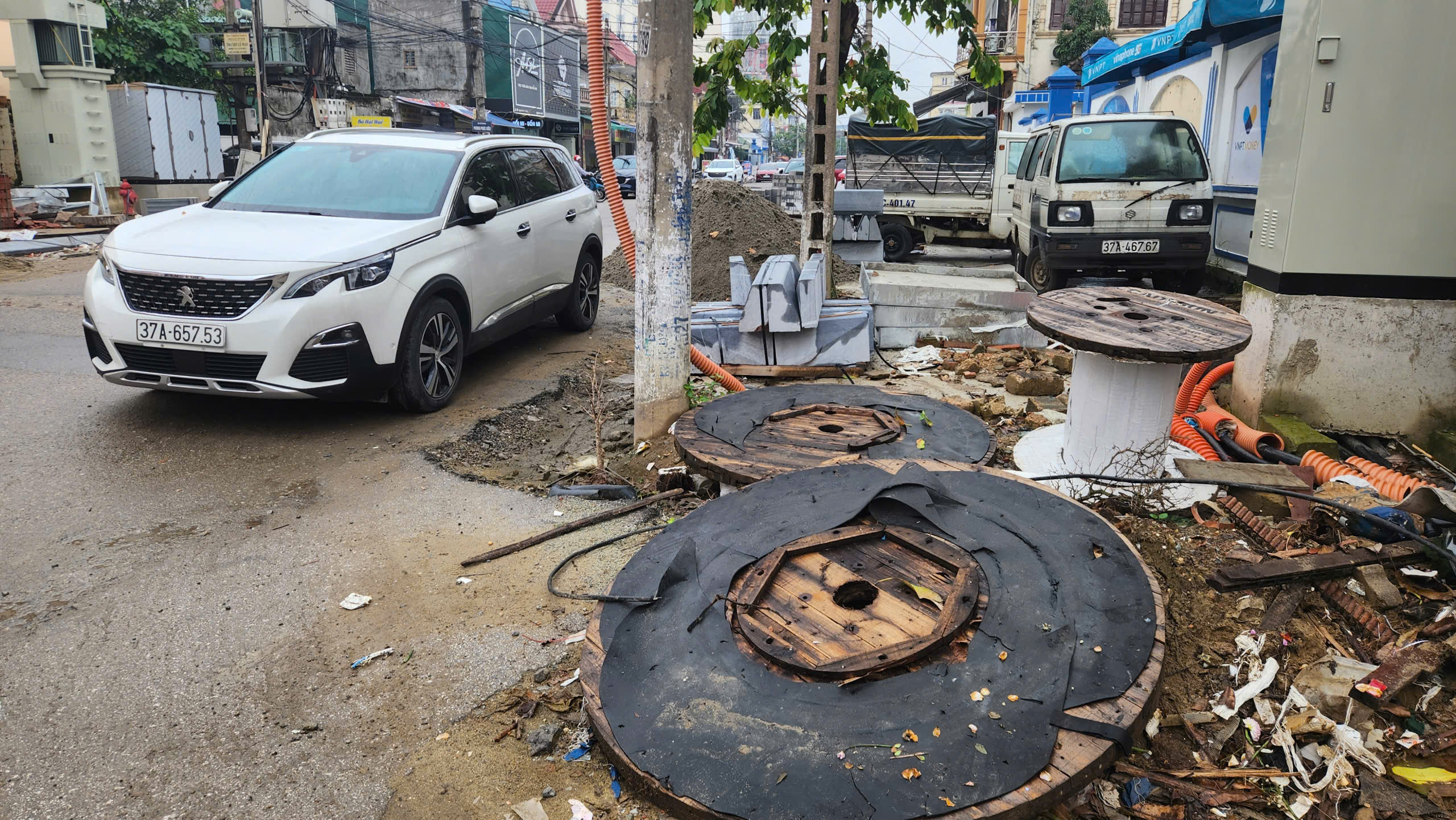 Nhiều công trình đình trệ sau chuyển giao chính quyền 2 cấp, Nghệ An gỡ bằng cách nào?- Ảnh 1. Nhiều công trình đình trệ sau chuyển giao chính quyền 2 cấp, Nghệ An gỡ bằng cách nào?- Ảnh 1.