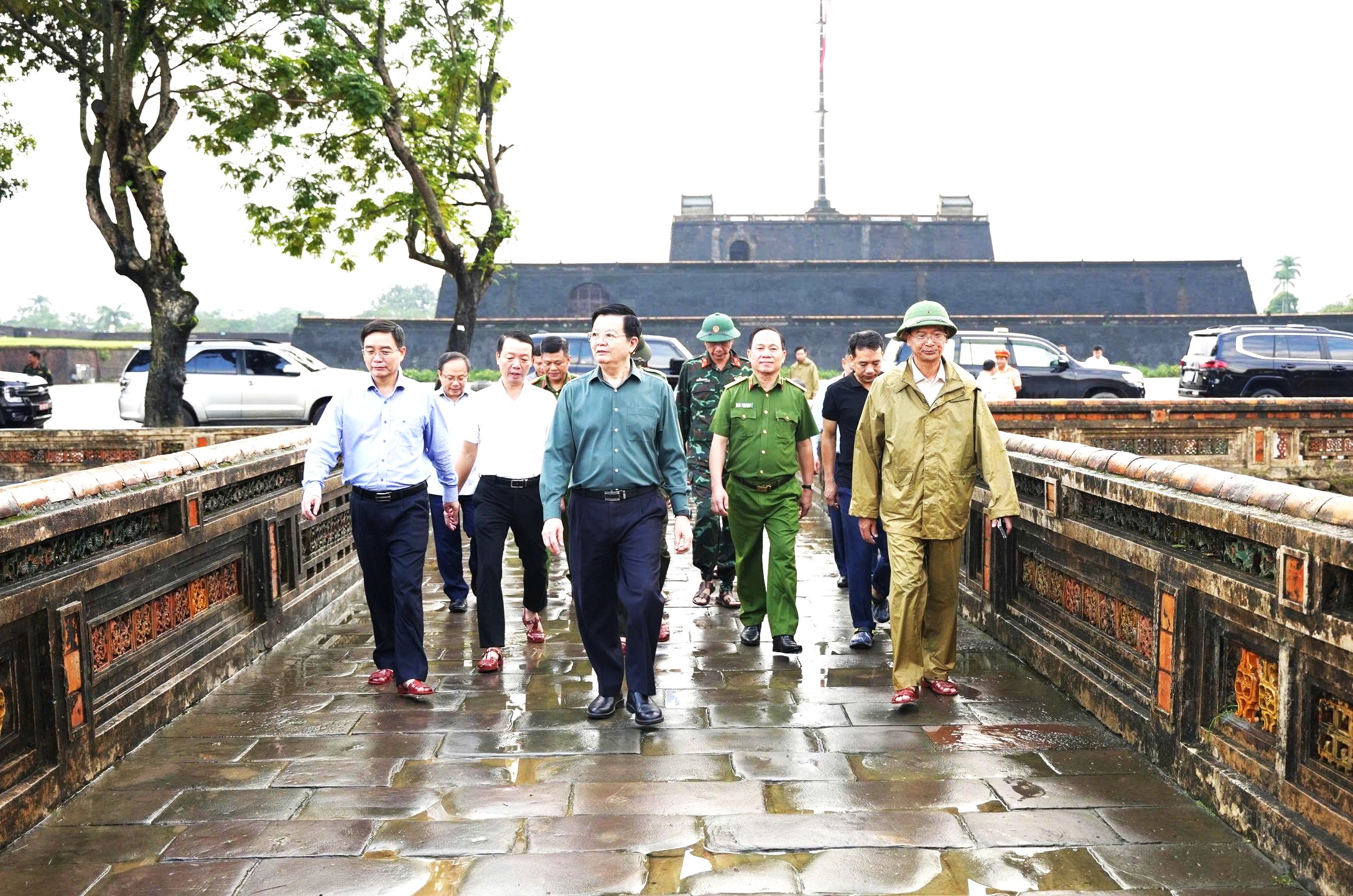 Ph&oacute; Thủ tướng Mai Văn Ch&iacute;nh: R&agrave; so&aacute;t tổng thể hạng mục Đại Nội Huế dễ bị ảnh hưởng mưa lũ- Ảnh 1.