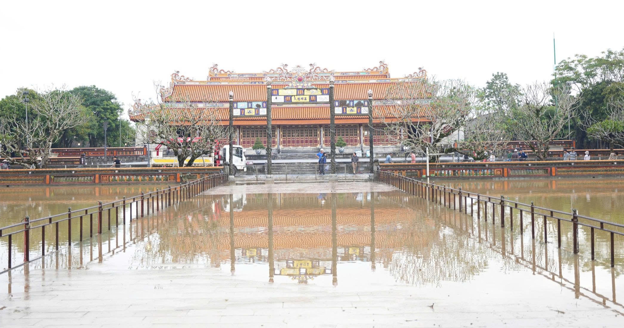 Ph&oacute; Thủ tướng Mai Văn Ch&iacute;nh: R&agrave; so&aacute;t tổng thể hạng mục Đại Nội Huế dễ bị ảnh hưởng mưa lũ- Ảnh 3.