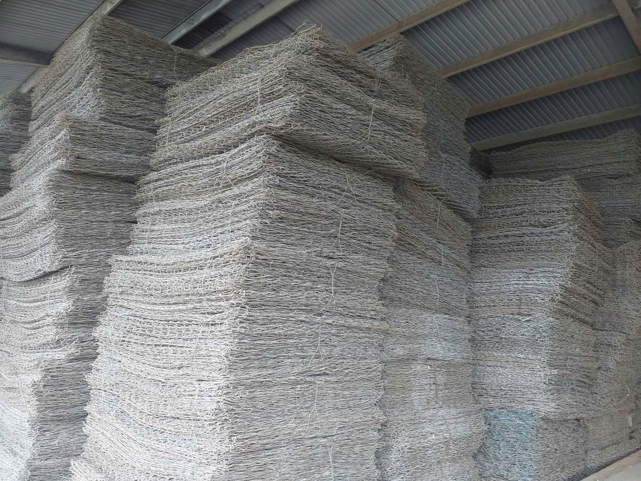 Chuyển 40.000 rọ th&eacute;p chi viện miền Trung chống sạt lở đường do mưa lũ- Ảnh 4.