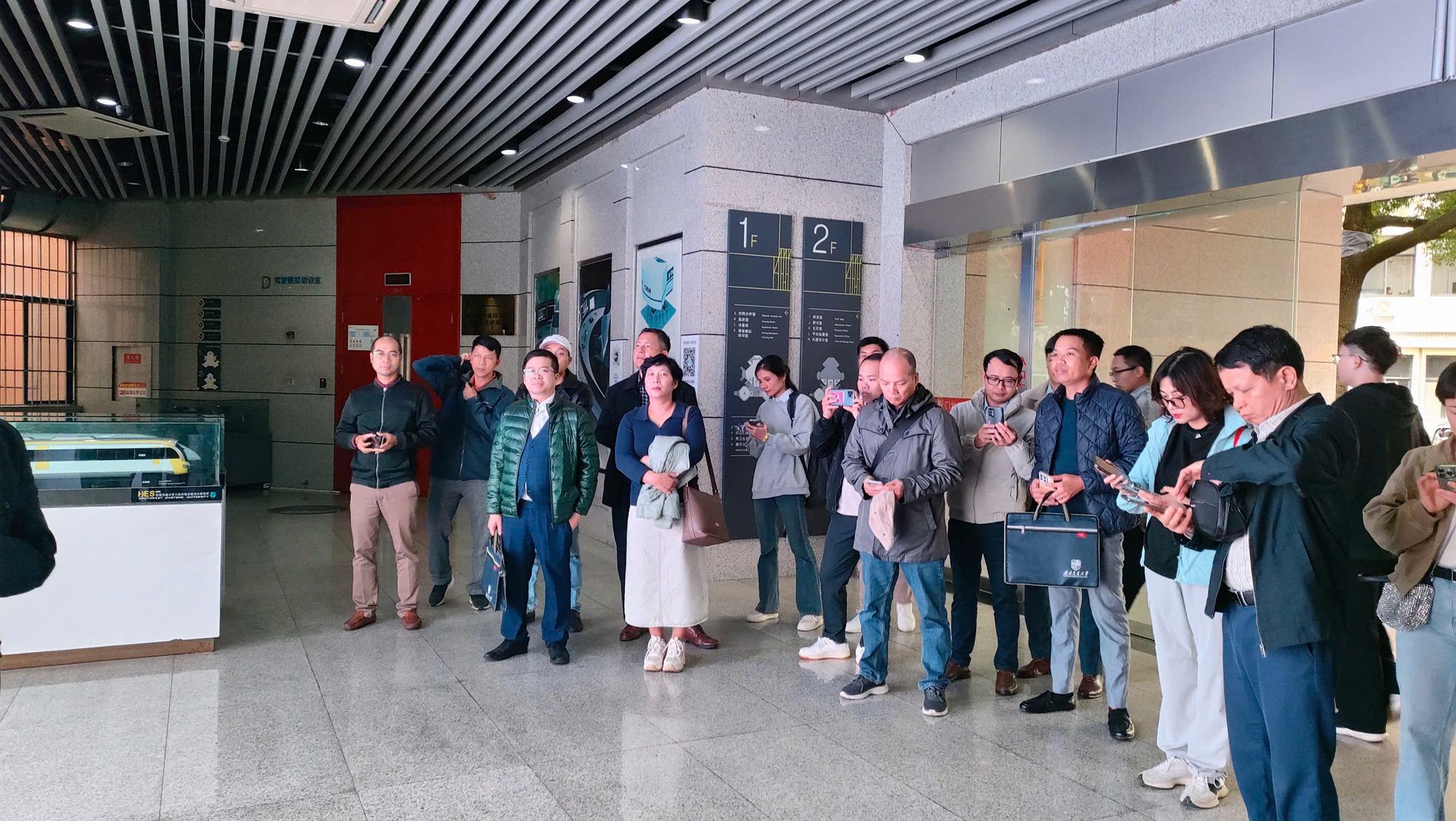 Vinaconex tiên phong đưa học viên ra nước ngoài học tập công nghệ đường sắt hiện đại- Ảnh 5. Vinaconex tiên phong đưa học viên ra nước ngoài học tập công nghệ đường sắt hiện đại- Ảnh 5.