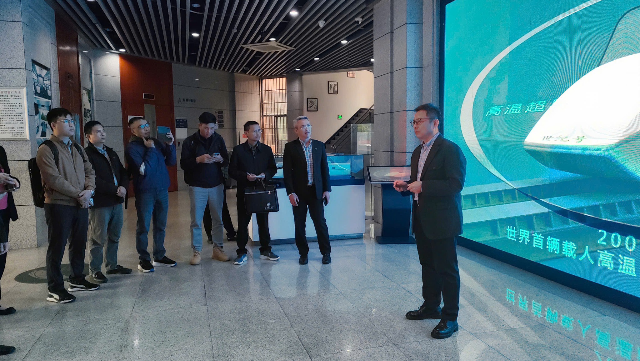 Vinaconex tiên phong đưa học viên ra nước ngoài học tập công nghệ đường sắt hiện đại- Ảnh 3. Vinaconex tiên phong đưa học viên ra nước ngoài học tập công nghệ đường sắt hiện đại- Ảnh 3.