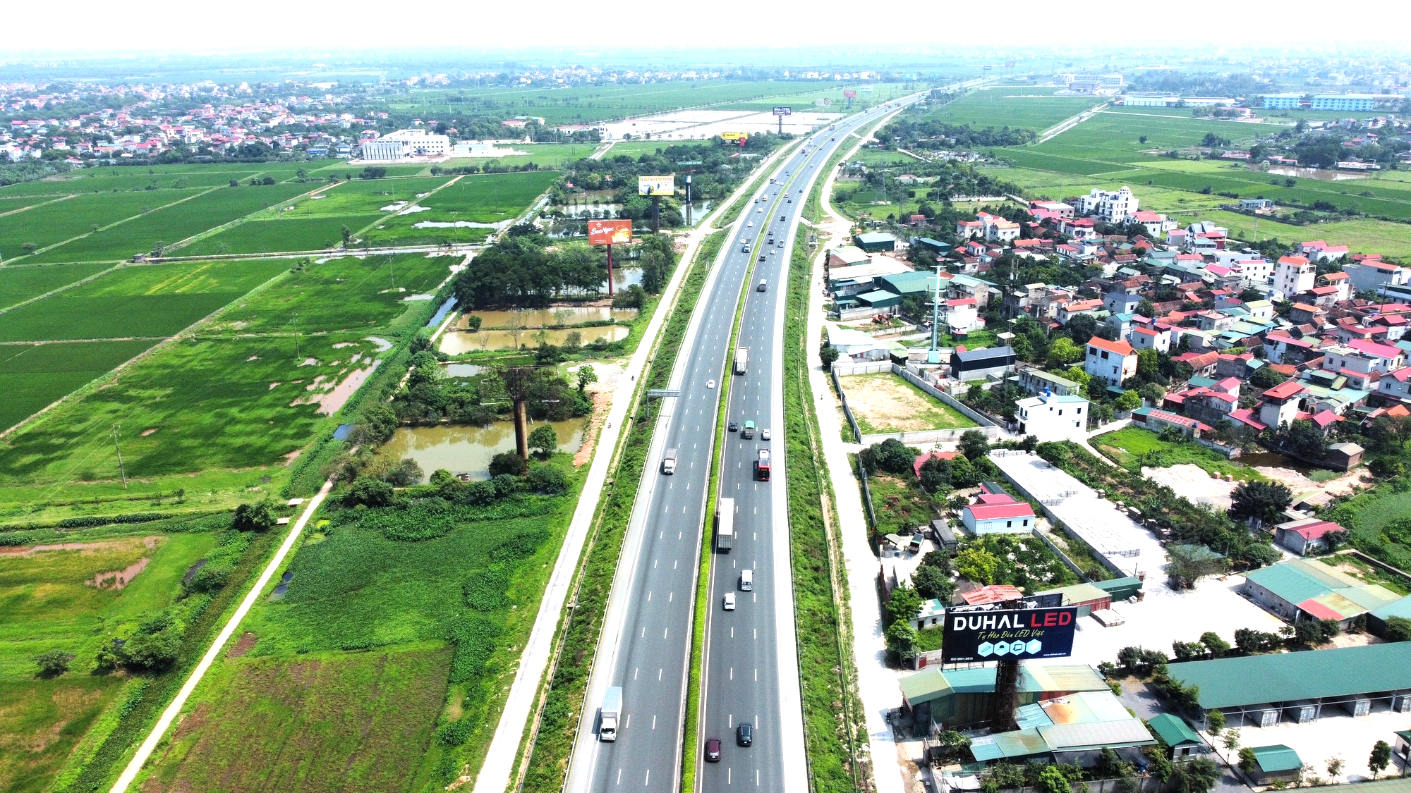 Điều chỉnh ph&acirc;n l&agrave;n, quy định tốc độ tr&ecirc;n cao tốc - N&acirc;ng cao an to&agrave;n v&agrave; văn h&oacute;a giao th&ocirc;ng- Ảnh 1.