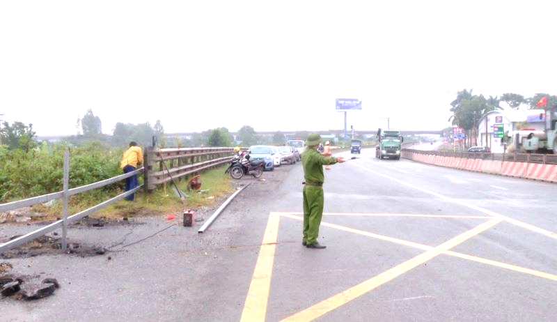 Ninh B&igrave;nh: Tăng cường phối hợp, bảo đảm an to&agrave;n giao th&ocirc;ng đường sắt trong t&igrave;nh h&igrave;nh mới- Ảnh 2.