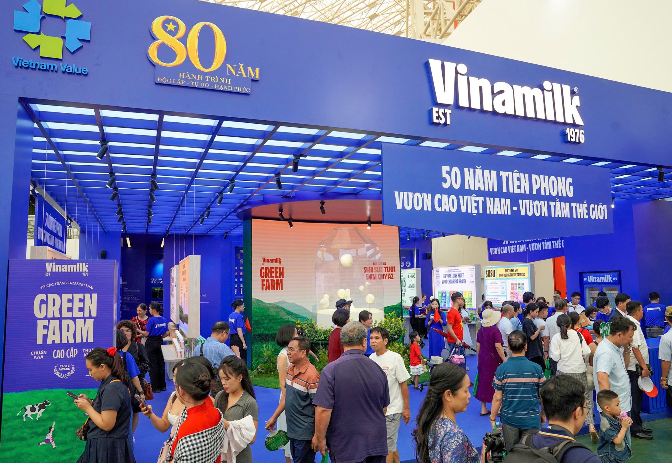 Vinamilk hiện diện v&agrave; khẳng định vị thế thương hiệu sữa h&agrave;ng đầu Việt Nam, vươn tầm Quốc tế tại c&aacute;c triển l&atilde;m, hội chợ lớn. Ảnh: Vi Nam