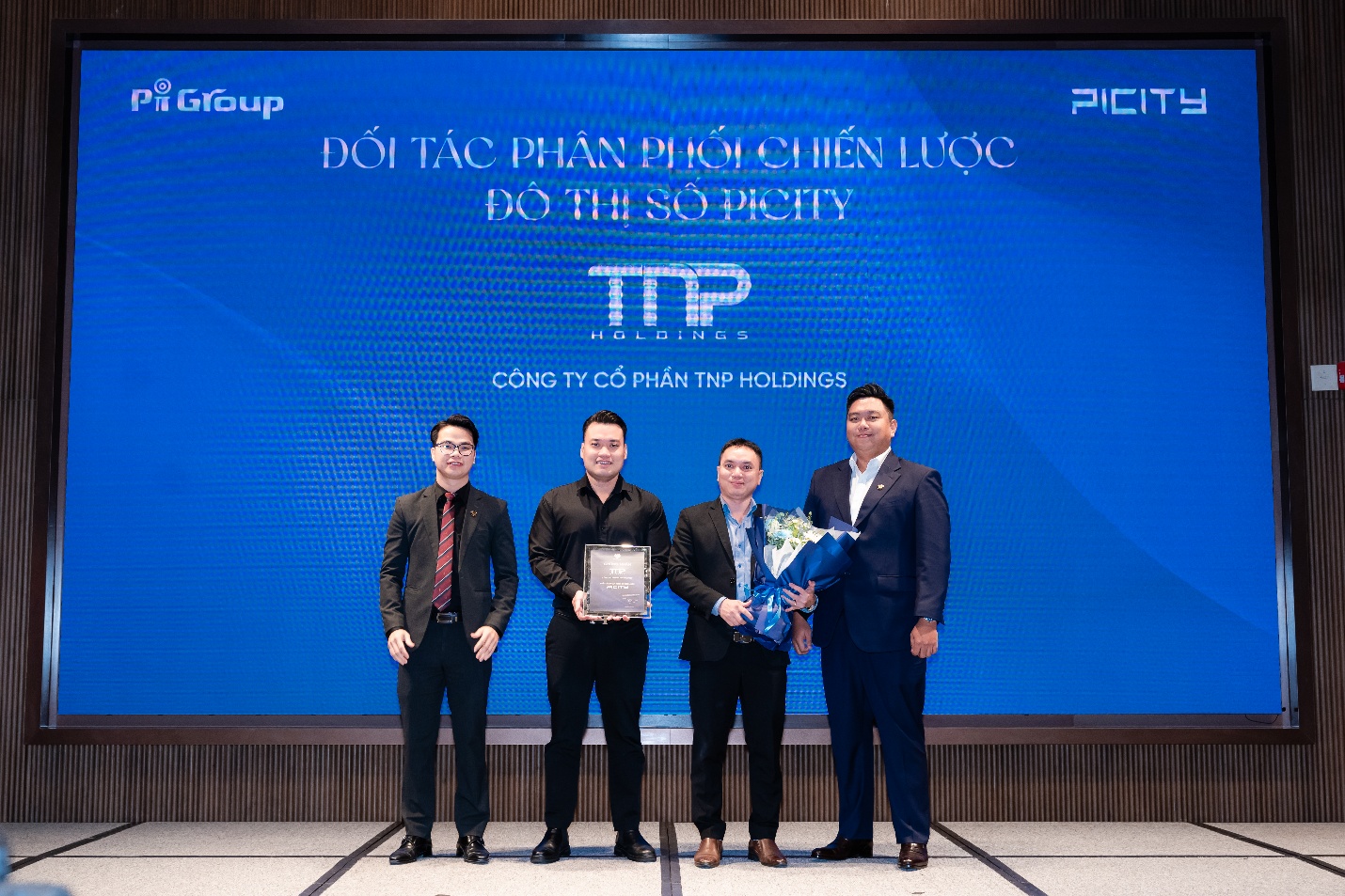 Pi Group v&agrave; TNP Holdings k&yacute; kết ph&acirc;n phối chiến lược Đ&ocirc; thị số Picity- Ảnh 1.