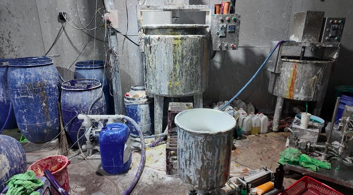 TP.HCM: Triệt ph&aacute; đường d&acirc;y sản xuất, bu&ocirc;n b&aacute;n mỹ phẩm giả quy m&ocirc; lớn- Ảnh 2.