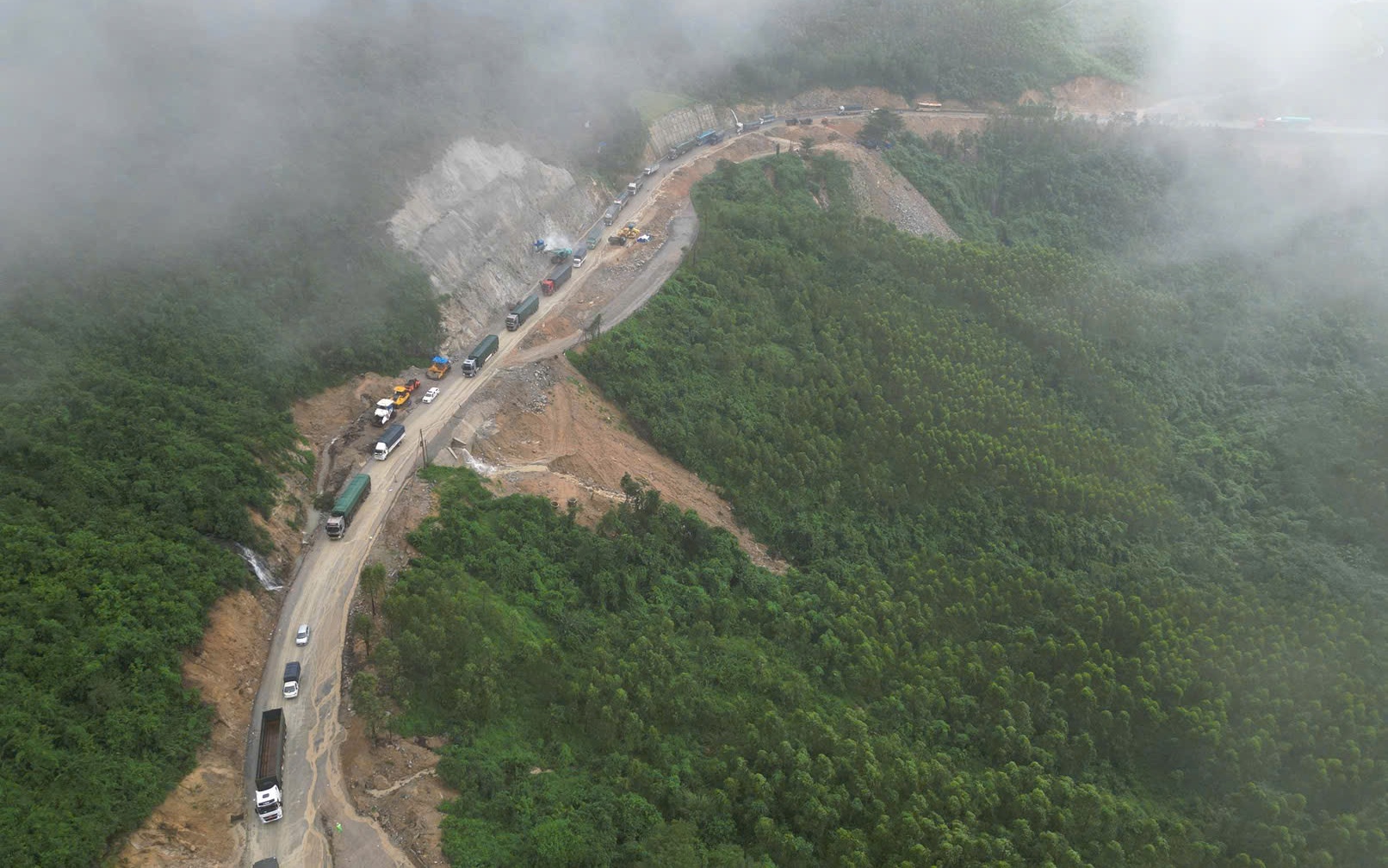 Gia Lai: Rốt r&aacute;o xử l&yacute; sạt trượt đ&egrave;o An Kh&ecirc; đảm bảo an to&agrave;n lưu th&ocirc;ng m&ugrave;a mưa lũ