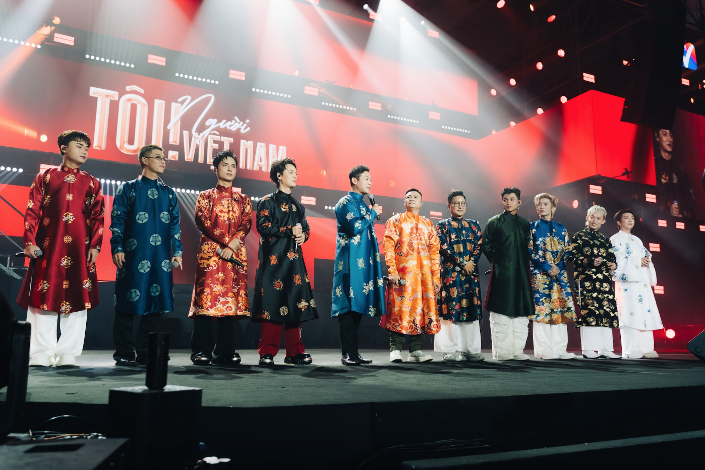 Mỹ T&acirc;m, Đức Ph&uacute;c v&agrave; nhiều nghệ sĩ Việt quy&ecirc;n g&oacute;p ủng hộ đồng b&agrave;o miền Trung trong mưa lũ- Ảnh 3.