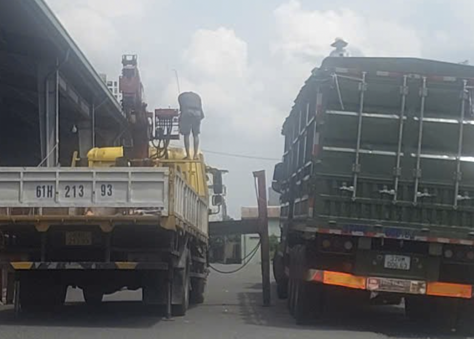 Chuyển 40.000 rọ th&eacute;p chi viện miền Trung chống sạt lở đường do mưa lũ- Ảnh 2.