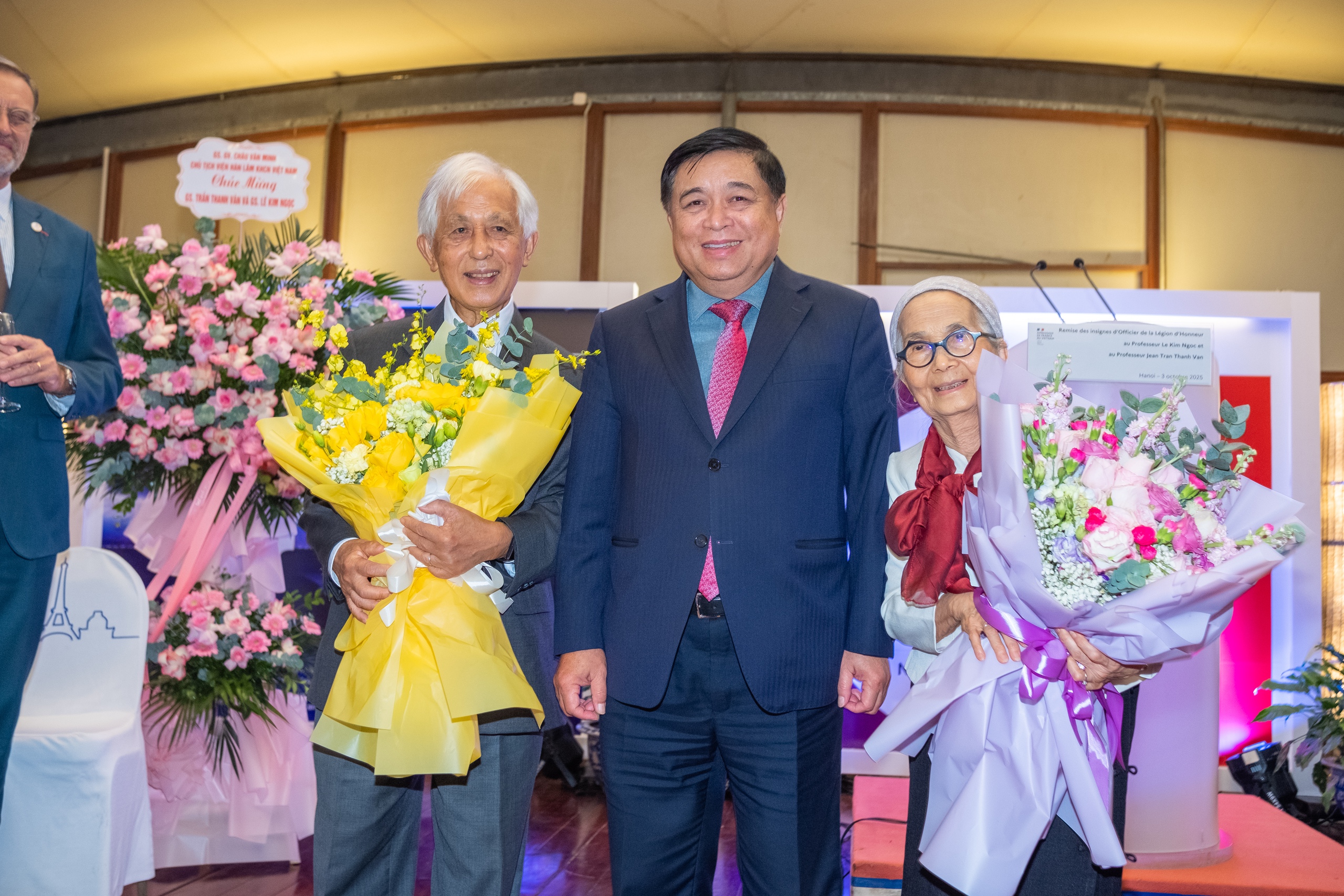 Vợ chồng gi&aacute;o sư 91 tuổi tại Gia Lai được Ph&aacute;p tặng Hu&acirc;n chương Bắc đẩu Bội tinh- Ảnh 2.
