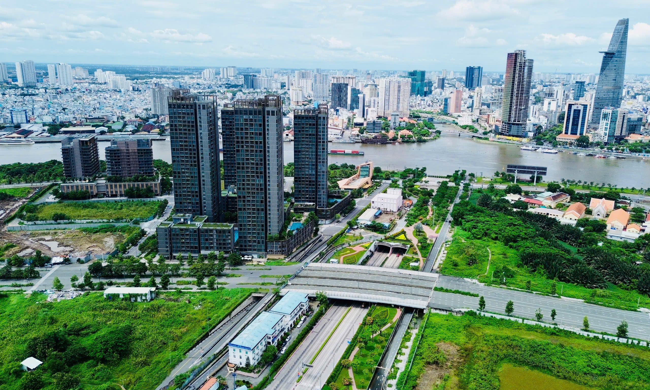 Chuy&ecirc;n gia: Luật đ&ocirc; thị đặc biệt cho TP.HCM phải định vị vai tr&ograve; trung t&acirc;m si&ecirc;u đ&ocirc; thị- Ảnh 3.