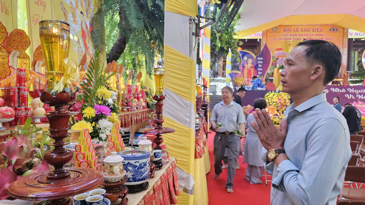 Hơn 1.000 người dự Đại lễ cầu si&ecirc;u c&aacute;c nạn nh&acirc;n tử vong do tai nạn giao th&ocirc;ng năm 2025- Ảnh 6.