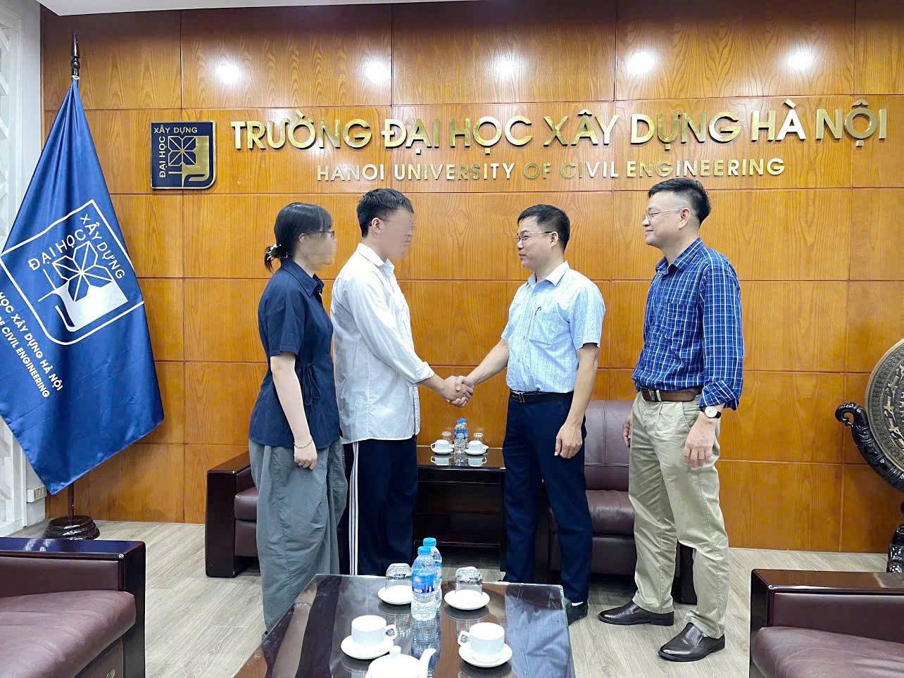Lừa đảo bắt c&oacute;c online nhắm v&agrave;o sinh vi&ecirc;n Đại học X&acirc;y dựng H&agrave; Nội- Ảnh 1.