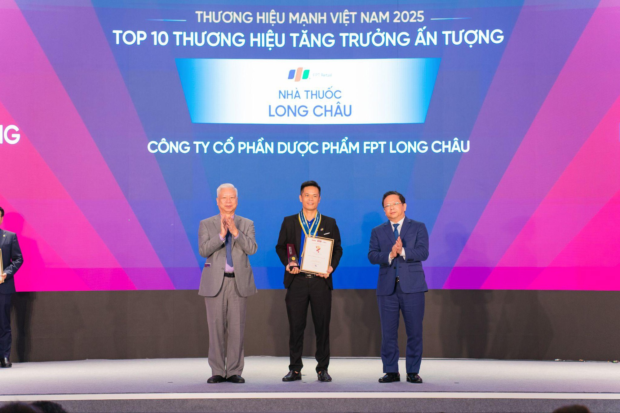 Long Ch&acirc;u được vinh danh &ldquo;Top 10 thương hiệu tăng trưởng ấn tượng&rdquo; 2025- Ảnh 2.