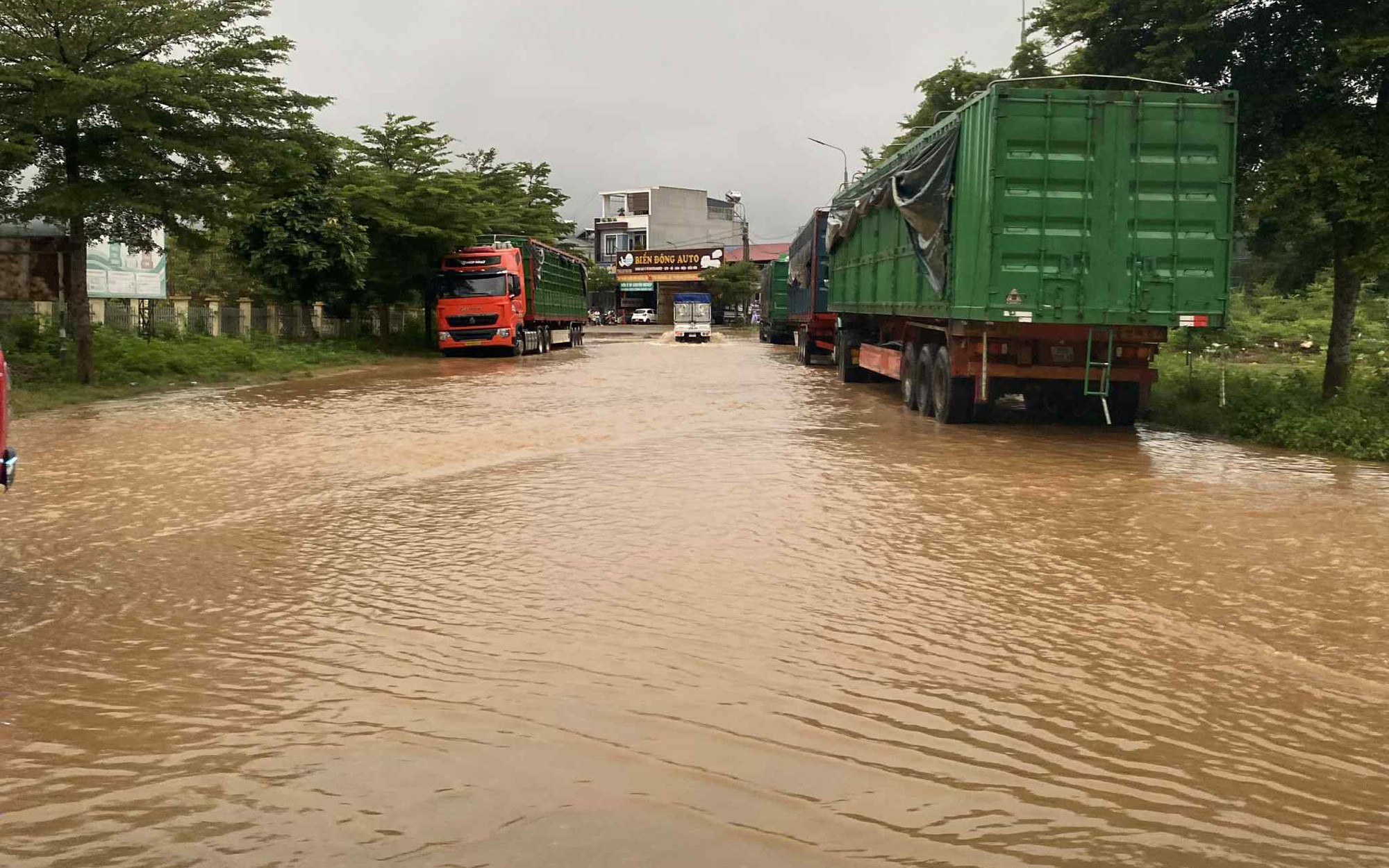 Mưa lớn ở Sơn La g&acirc;y sạt lở, nhiều nơi ngập cục bộ, giao th&ocirc;ng &aacute;ch tắc