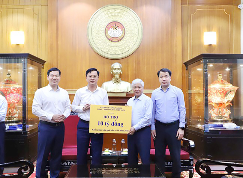Hơn 752 tỷ đồng ủng hộ đồng b&agrave;o khắc phục hậu quả b&atilde;o số 10- Ảnh 2.