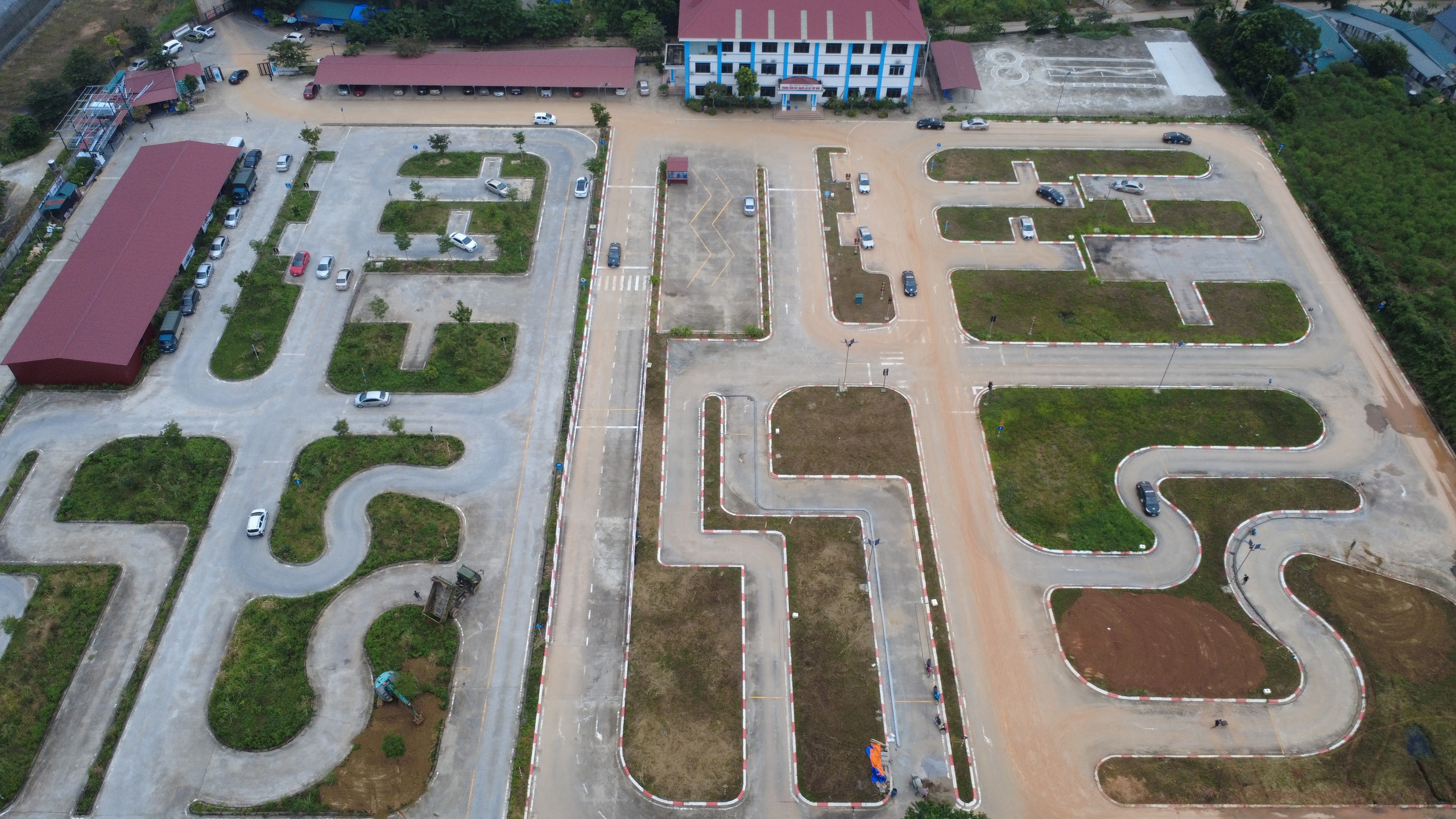 Bước chuyển trong đ&agrave;o tạo v&agrave; s&aacute;t hạch l&aacute;i xe tại L&agrave;o Cai- Ảnh 1.