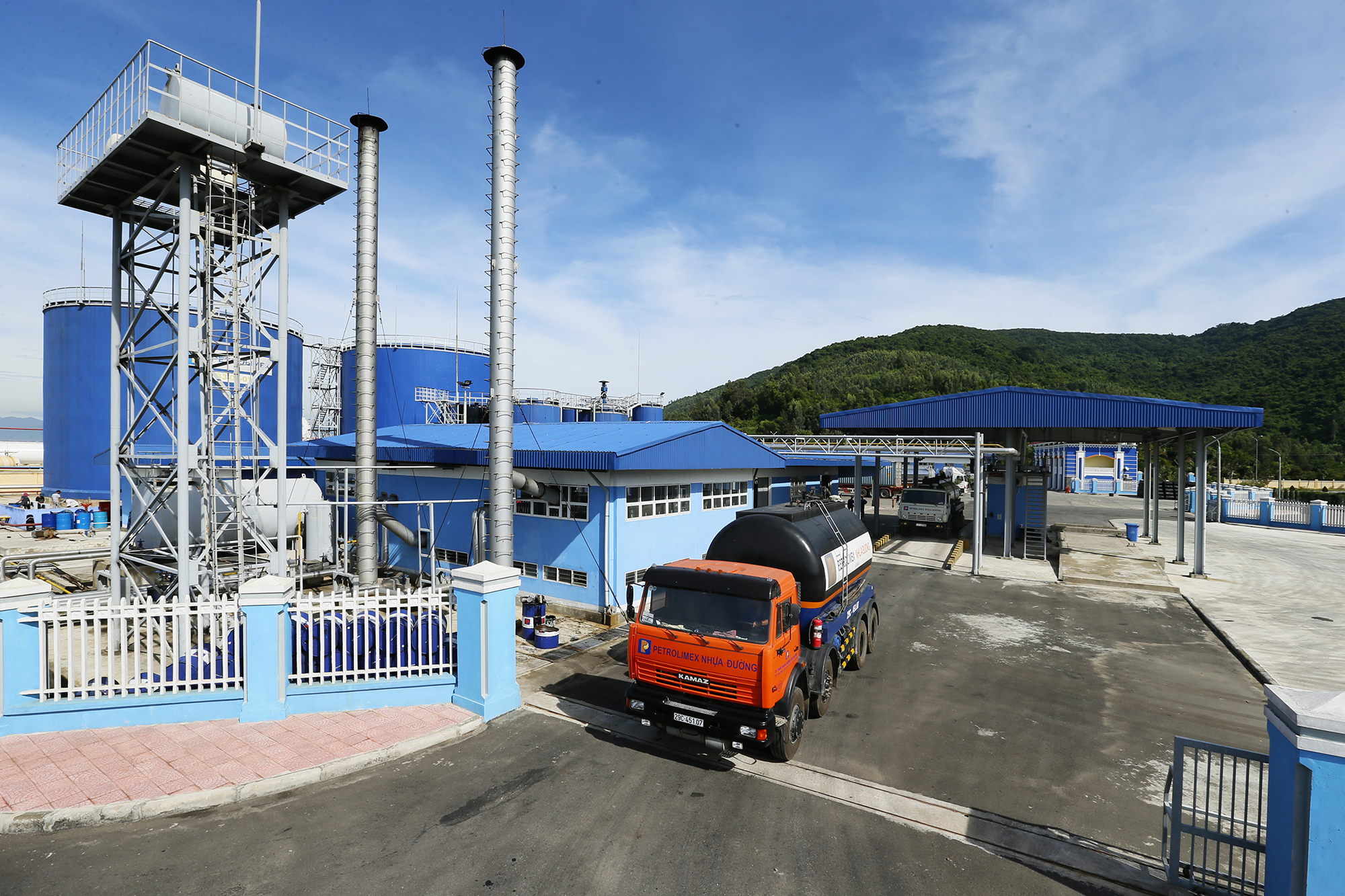 Nhựa đường Petrolimex: Ti&ecirc;n phong c&ocirc;ng nghệ, tạo chuẩn mực mới cho ng&agrave;nh nhựa đường Việt- Ảnh 1.