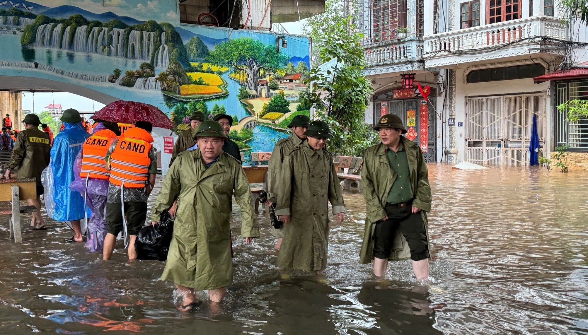Th&aacute;i Nguy&ecirc;n huy động tối đa lực lượng cứu hộ đối ph&oacute; mưa lũ- Ảnh 1.