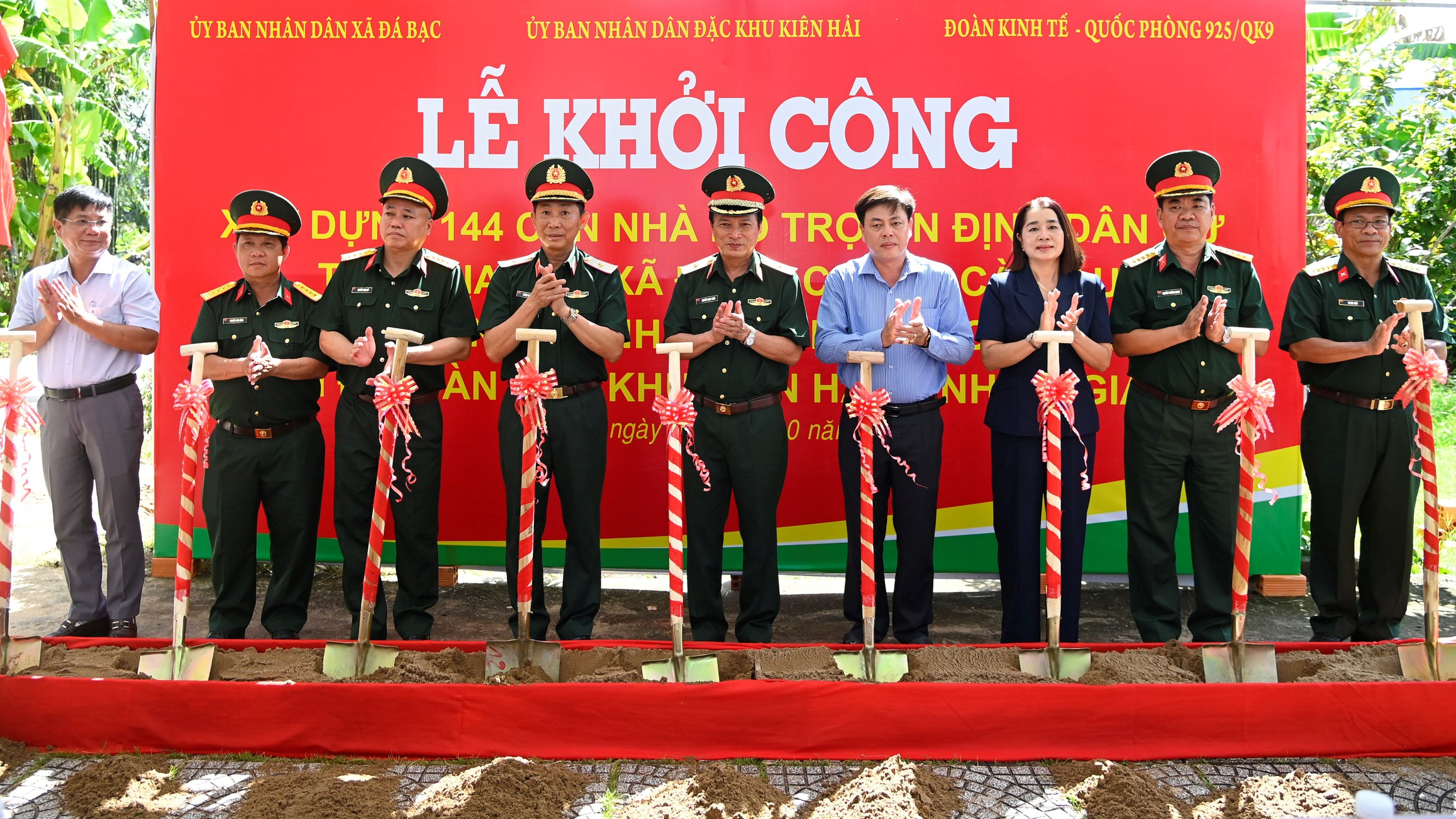 Quân khu 9 khởi công xây dựng 144 căn nhà hỗ trợ ổn định dân cư, người có công- Ảnh 1. Quân khu 9 khởi công xây dựng 144 căn nhà hỗ trợ ổn định dân cư, người có công- Ảnh 1.