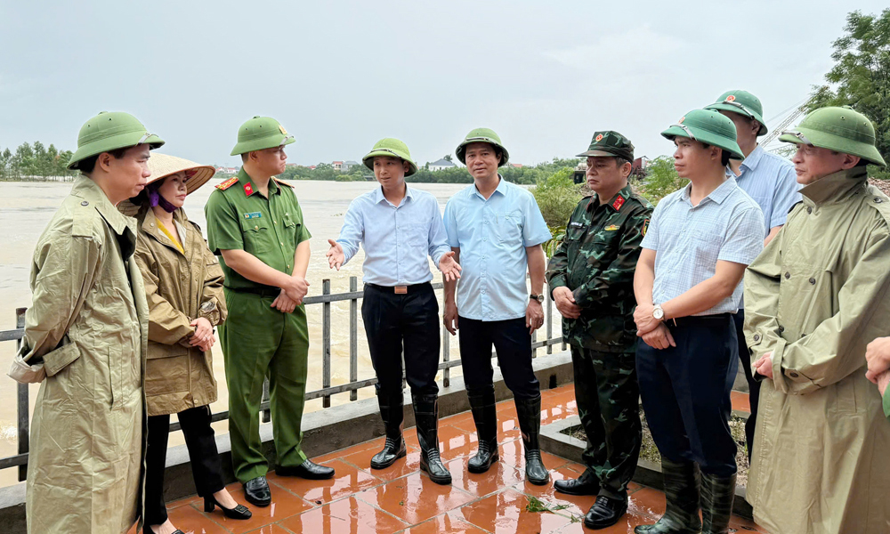 Bắc Ninh: Kịp thời di dời 184 hộ d&acirc;n khỏi v&ugrave;ng nguy hiểm do nước lũ d&acirc;ng cao- Ảnh 2.