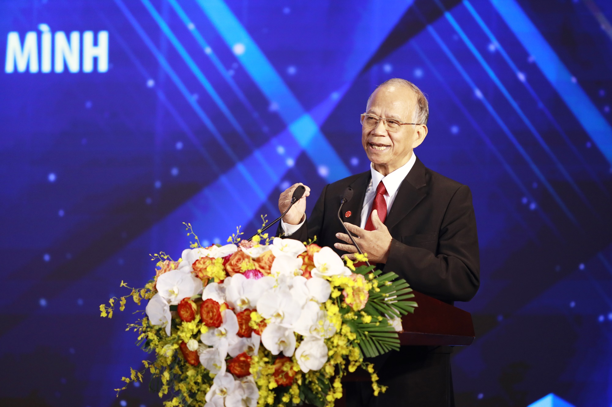 TS. Nguyễn Minh Phong, nguyên Trưởng phòng Nghiên cứu kinh tế, Viện Nghiên cứu Phát triển kinh tế xã hội Hà Nội. TS. Nguyễn Minh Phong, nguyên Trưởng phòng Nghiên cứu kinh tế, Viện Nghiên cứu Phát triển kinh tế xã hội Hà Nội.