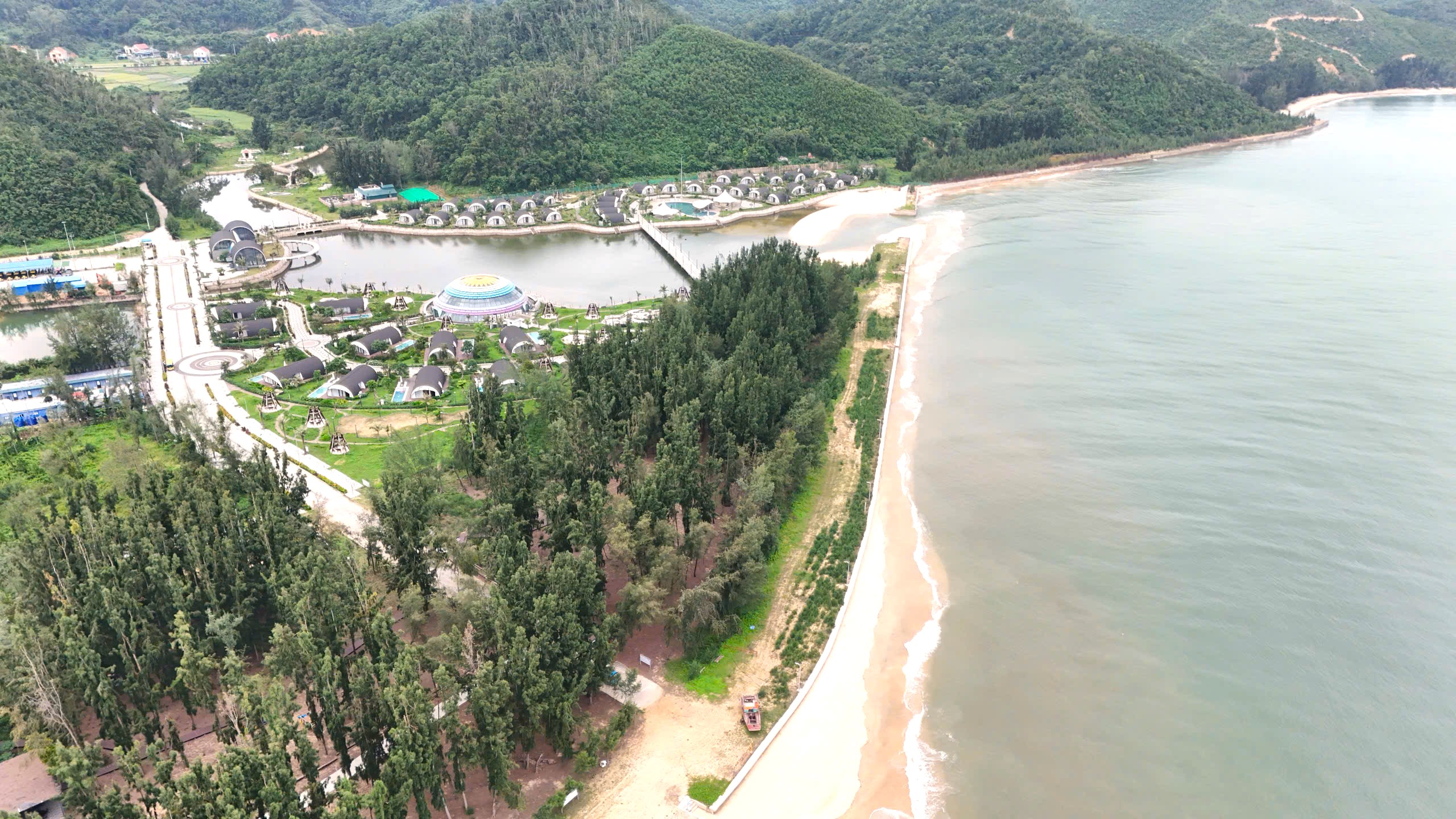 Cái Chiên: Đột phá từ du lịch, hướng tới kinh tế biển và không gian sống xanh- Ảnh 1. Cái Chiên: Đột phá từ du lịch, hướng tới kinh tế biển và không gian sống xanh- Ảnh 1.