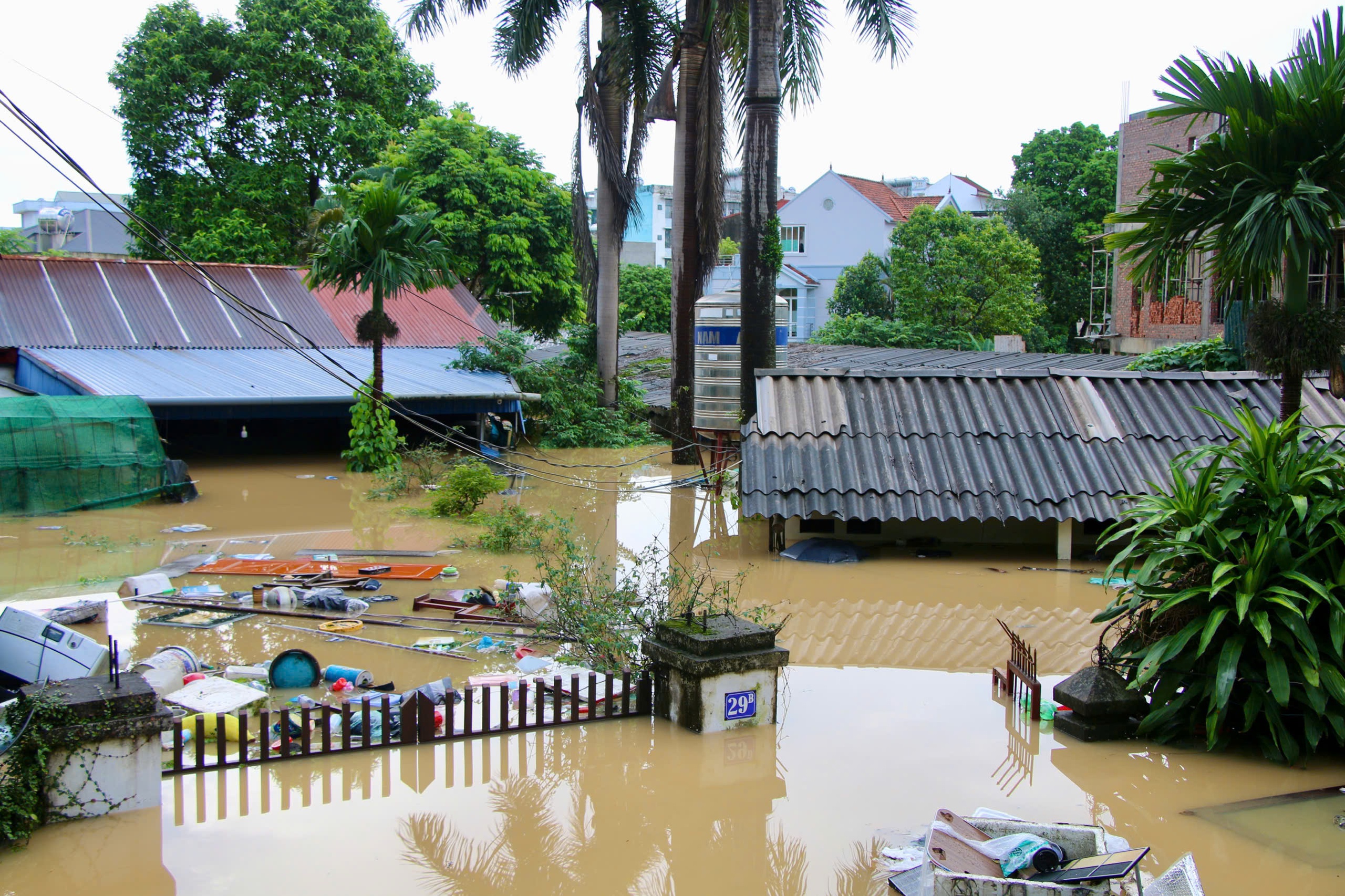 To&agrave;n cảnh trung t&acirc;m đ&ocirc; thị tỉnh Th&aacute;i Nguy&ecirc;n ch&igrave;m trong biển nước- Ảnh 5.